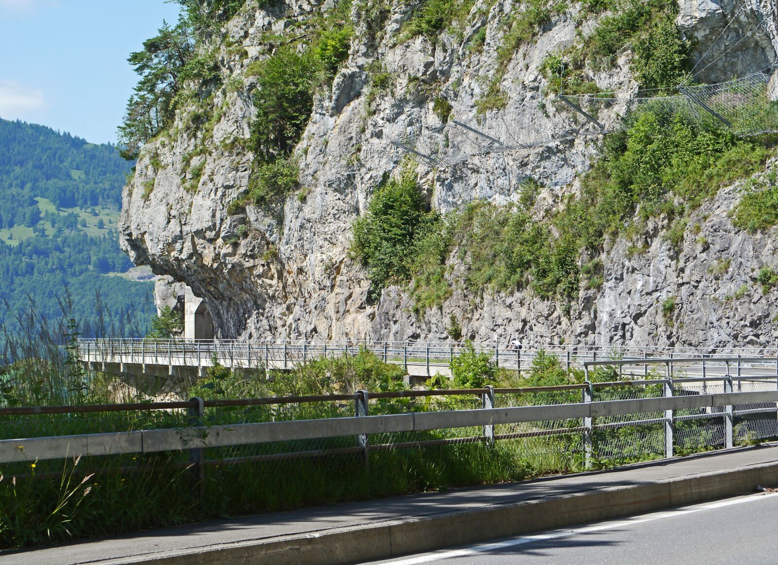 Panasonic Lumix DMC-G3 sample photo. Switzerland, thun, seestrasse photography