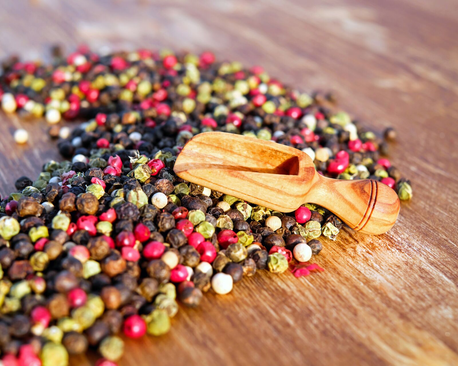 Fujifilm X-T10 + Fujifilm XF 35mm F1.4 R sample photo. Pepper, peppercorns, spices photography