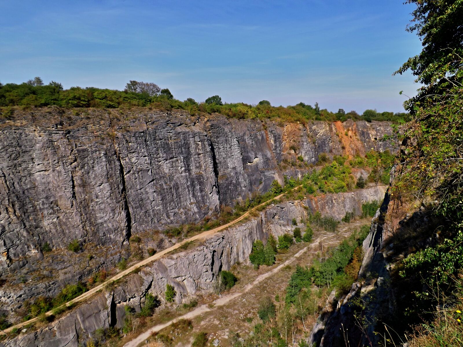 Fujifilm FinePix S4200 sample photo. Quarry, rock, blue sky photography