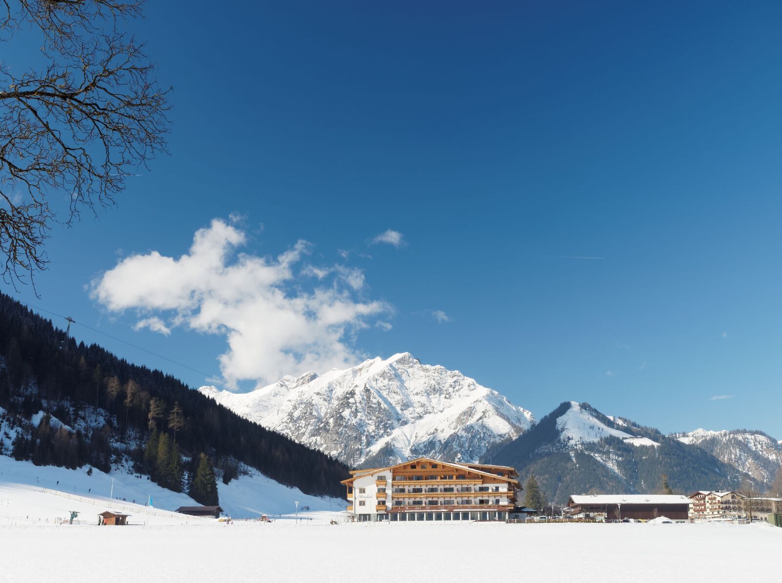 Olympus OM-D E-M1 + Olympus M.Zuiko Digital ED 12-40mm F2.8 Pro sample photo. Pertisau, austria, alps photography