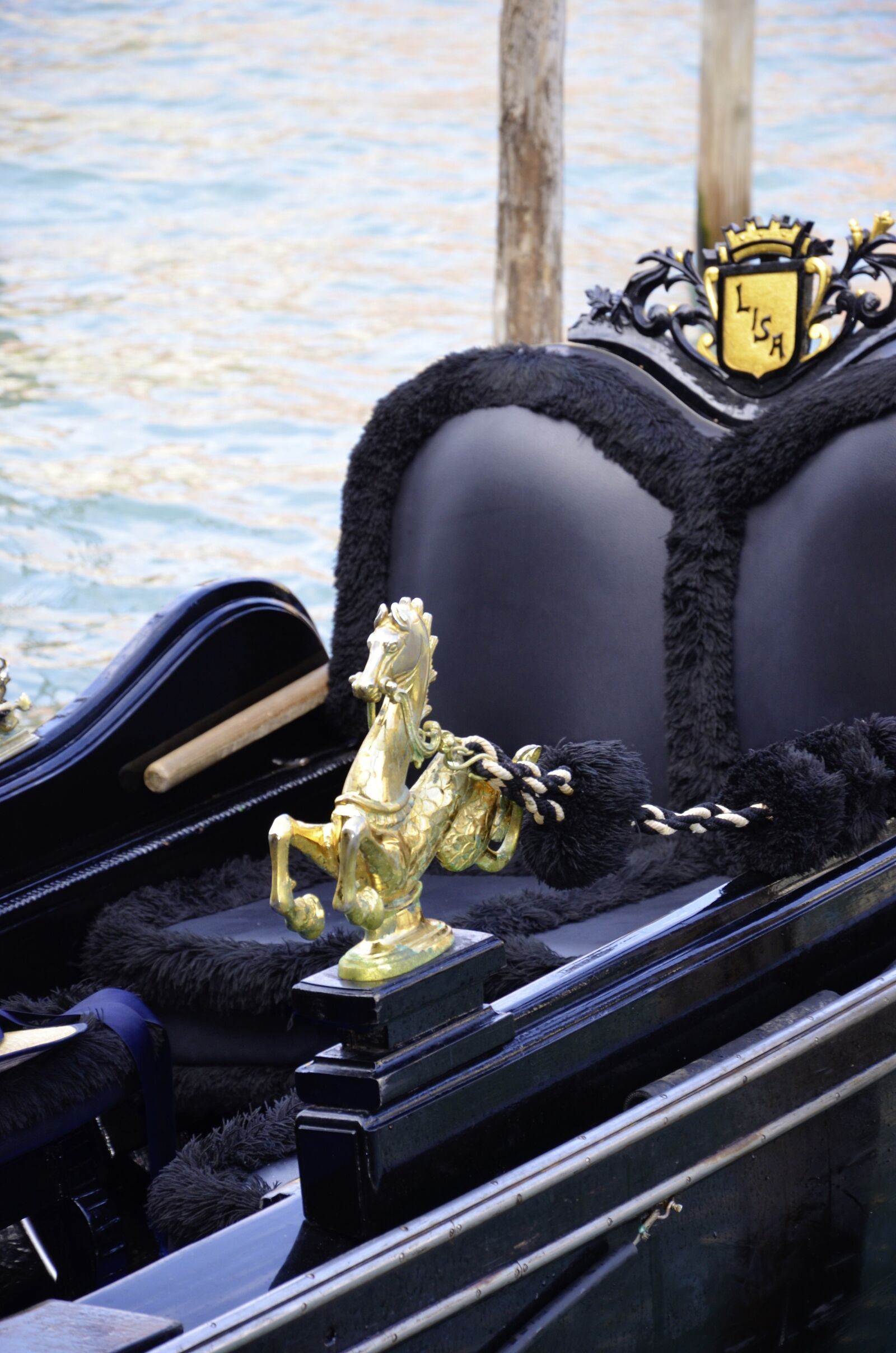 Nikon D5100 sample photo. Gondola, venice, gold photography