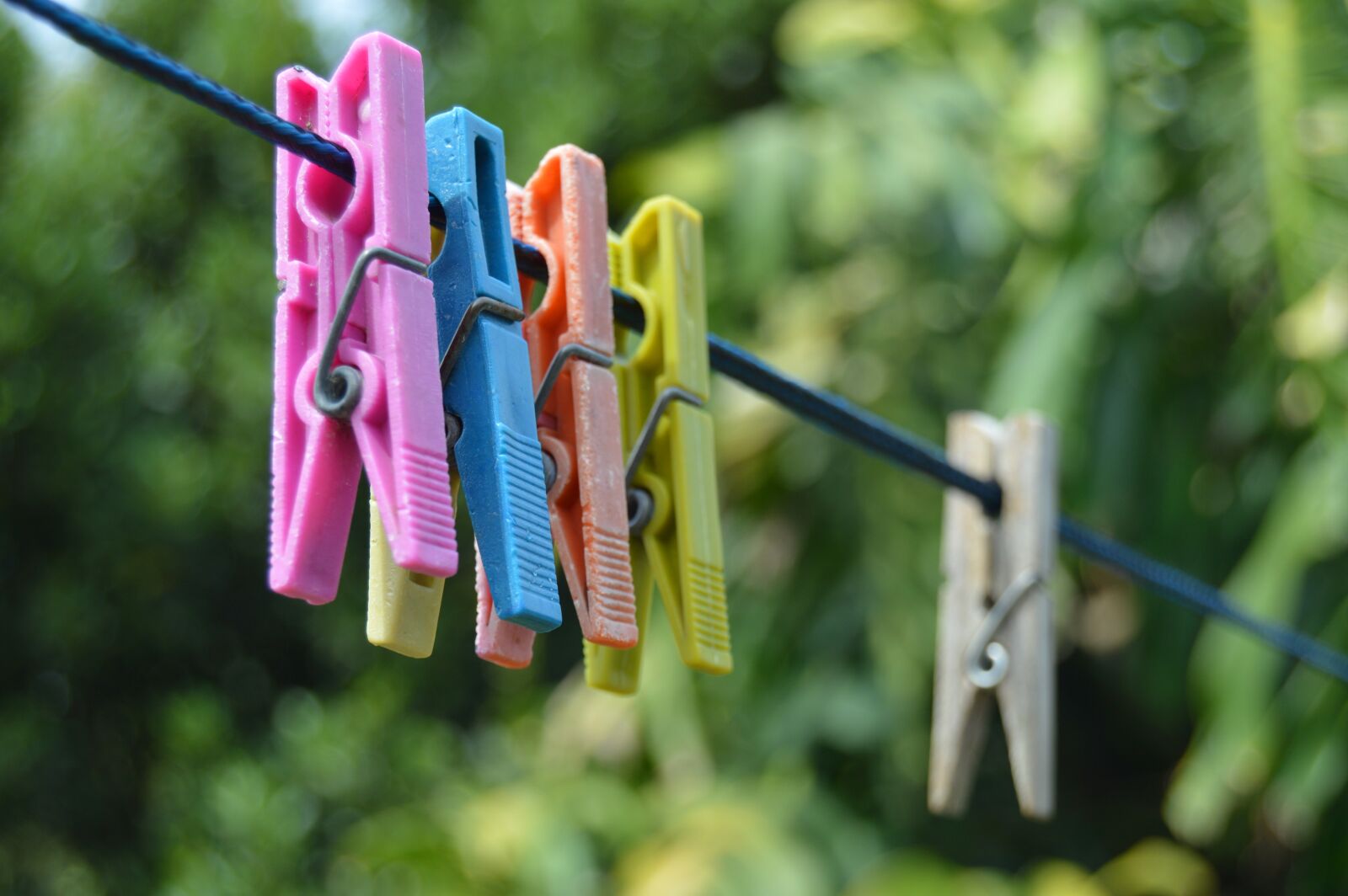 Nikon D3200 sample photo. Clothesline, clothes pins, line photography
