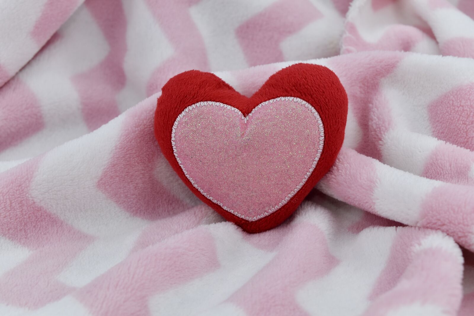 Nikon D5500 sample photo. Cotton, heart, heartbeat, love photography