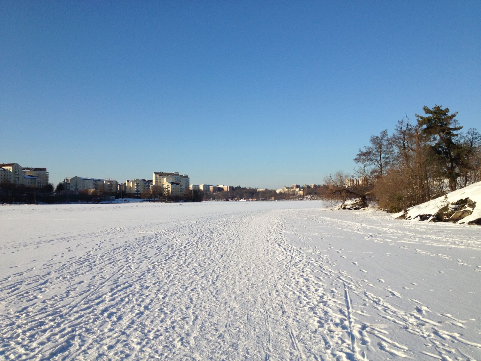 Apple iPhone 4S sample photo. Ice photography