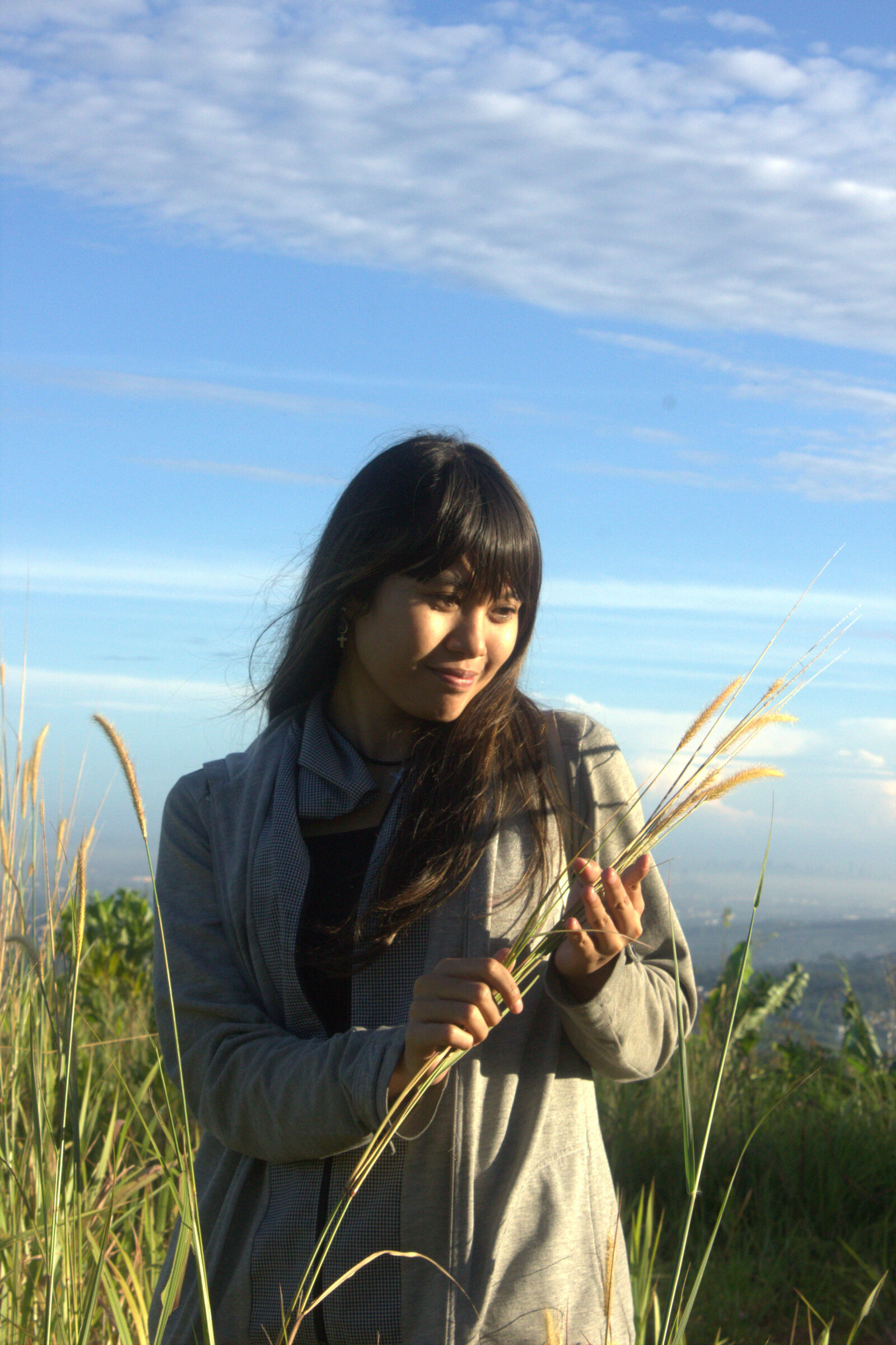 Canon EOS 600D (Rebel EOS T3i / EOS Kiss X5) sample photo. Asian, girl, blue, skies photography