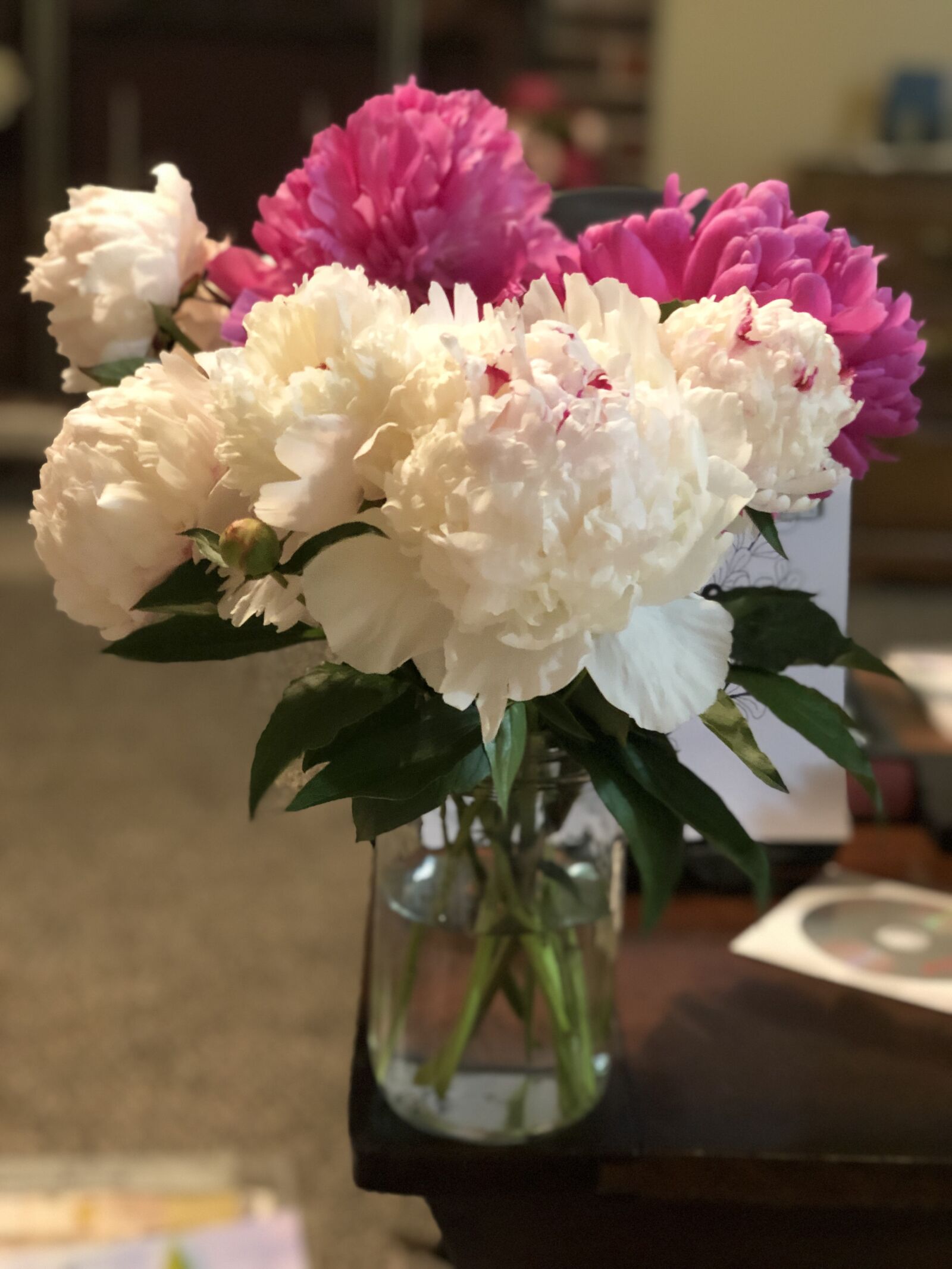 iPhone X back dual camera 6mm f/2.4 sample photo. Bouquet, white, peonies photography