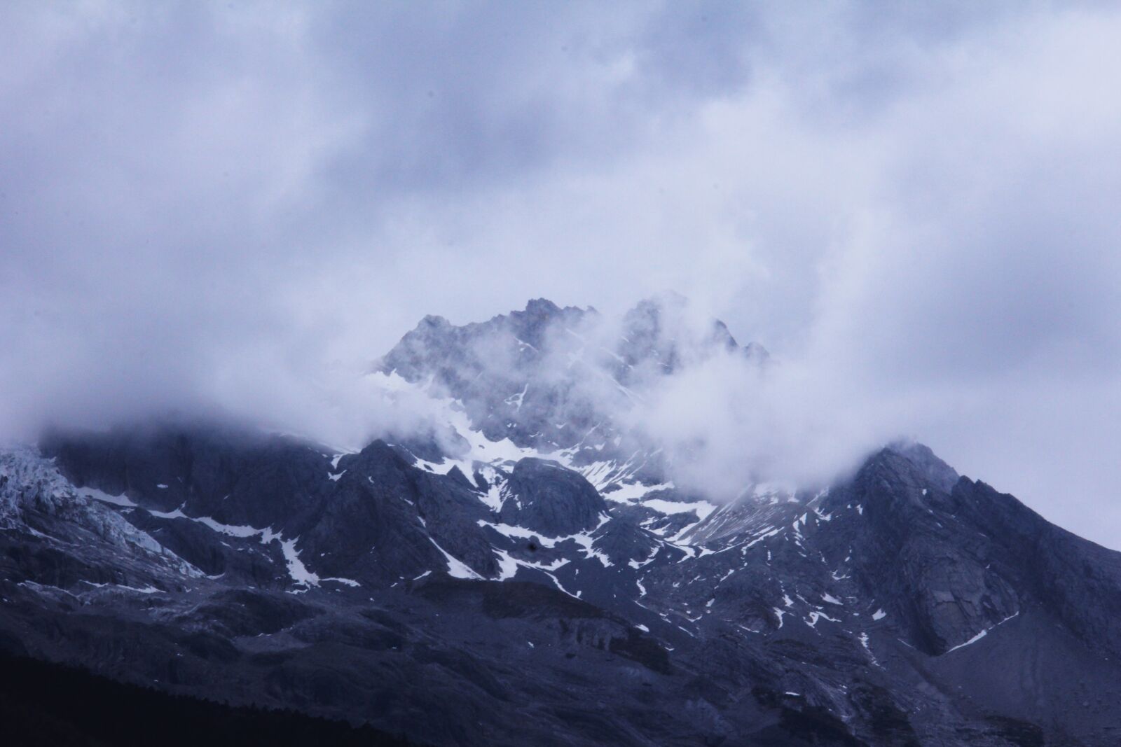 Canon EOS 60D sample photo. The jade dragon snow photography