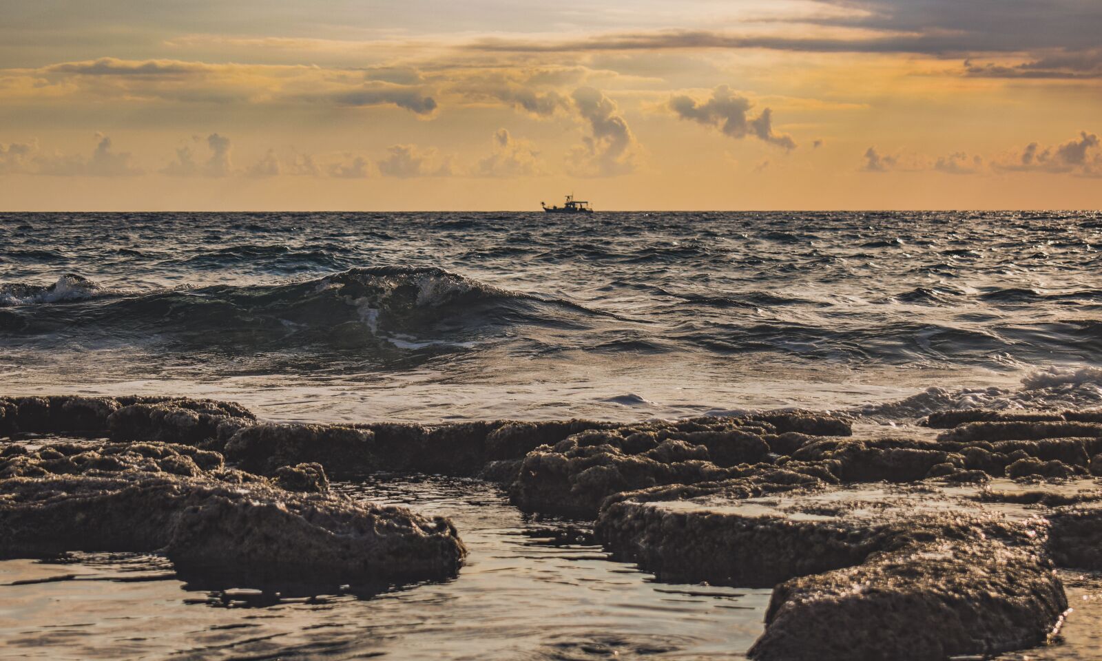 Nikon D3300 sample photo. Rocky coast, sea, wave photography