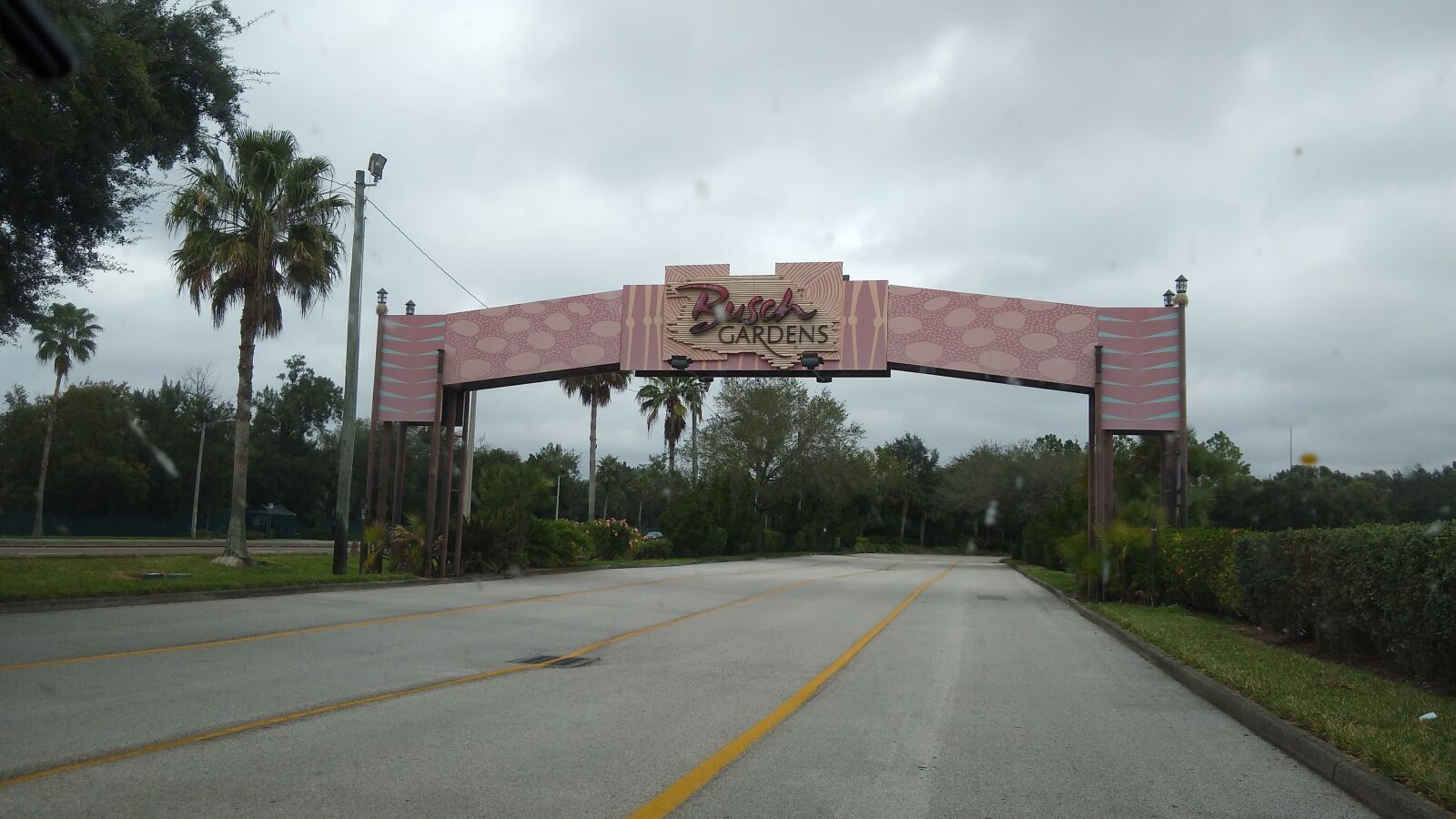 Motorola moto g(8) plus sample photo. Orlando, travel, entry photography