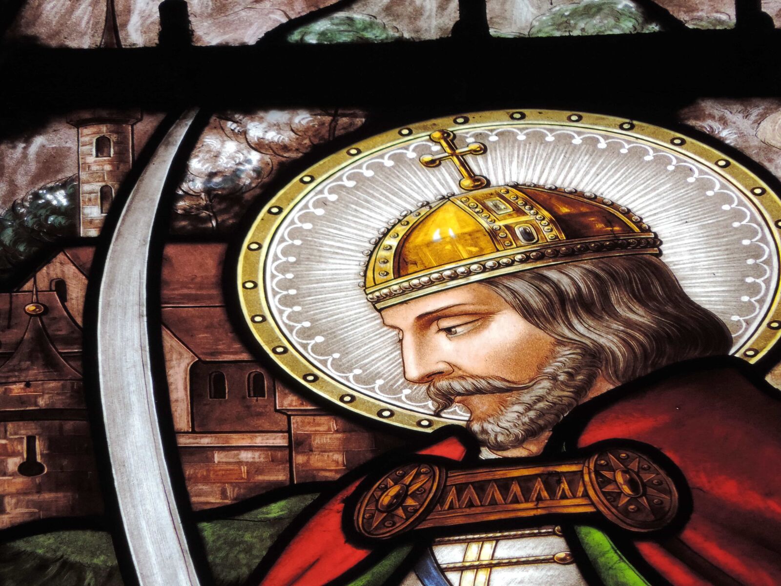 Nikon Coolpix P520 sample photo. Crown, helmet, heraldry, king photography