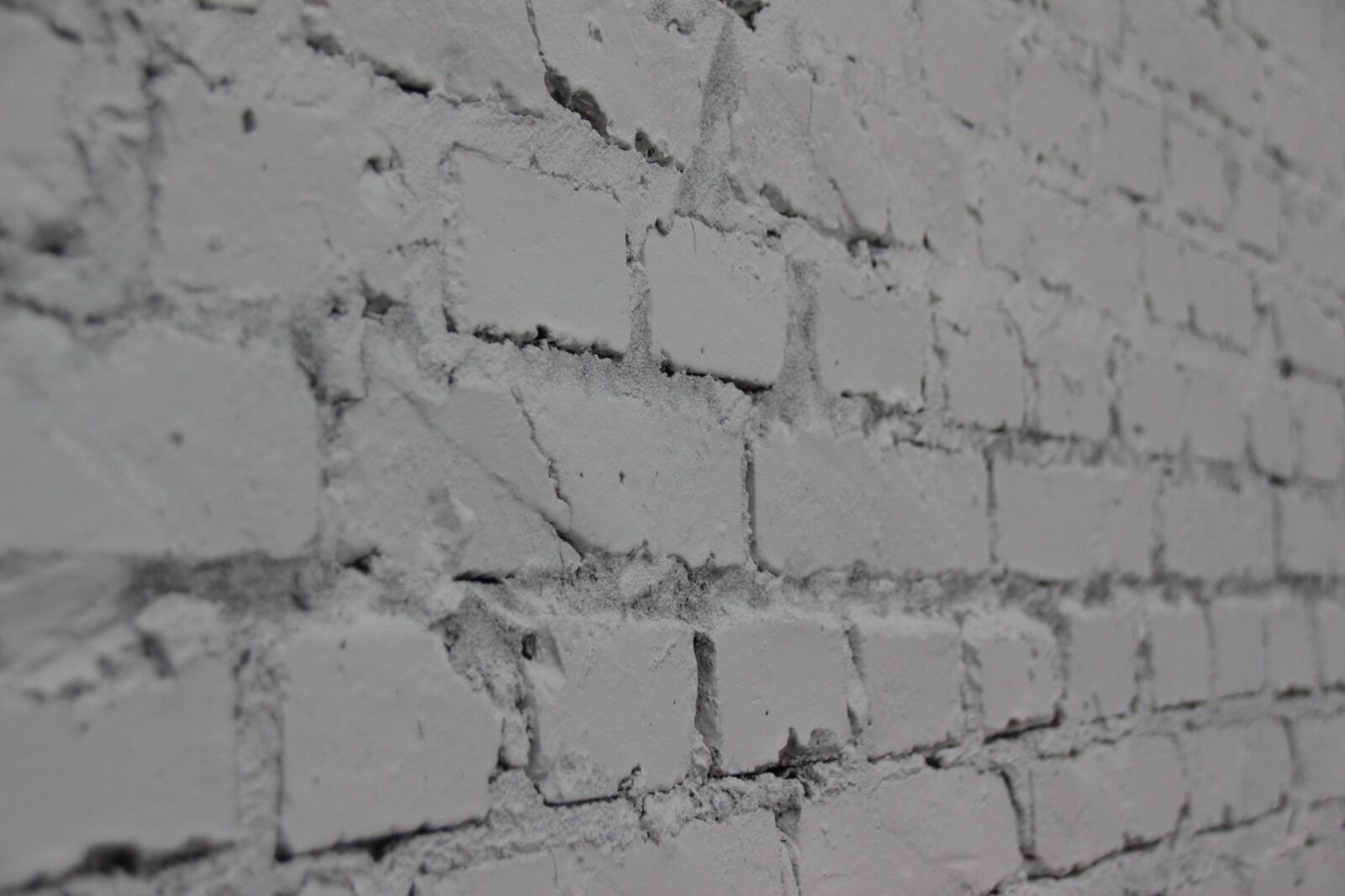 Canon EOS 700D (EOS Rebel T5i / EOS Kiss X7i) sample photo. Wall, brick, crack photography
