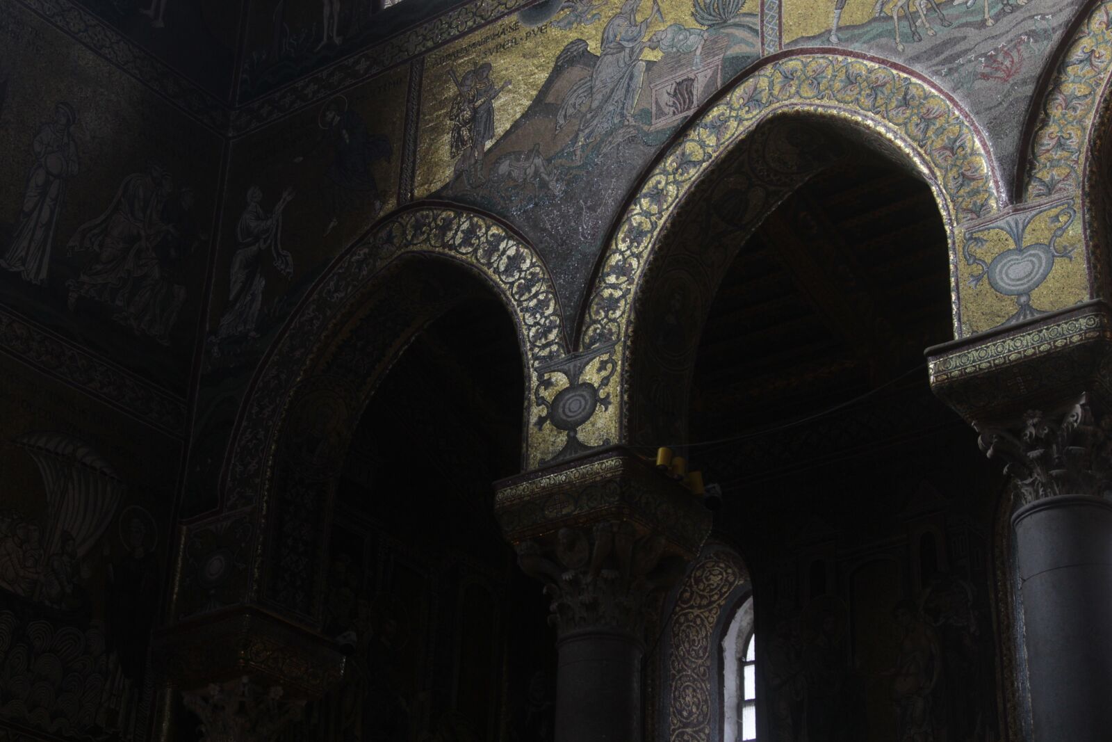 Canon EOS 600D (Rebel EOS T3i / EOS Kiss X5) + Canon EF 24-105mm F4L IS USM sample photo. Monreale, sicily, cathedral photography