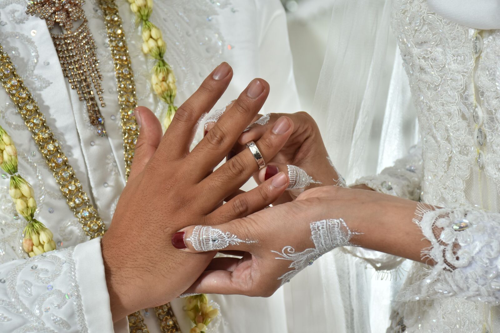 Nikon D7200 sample photo. Ring, wedding, hand photography