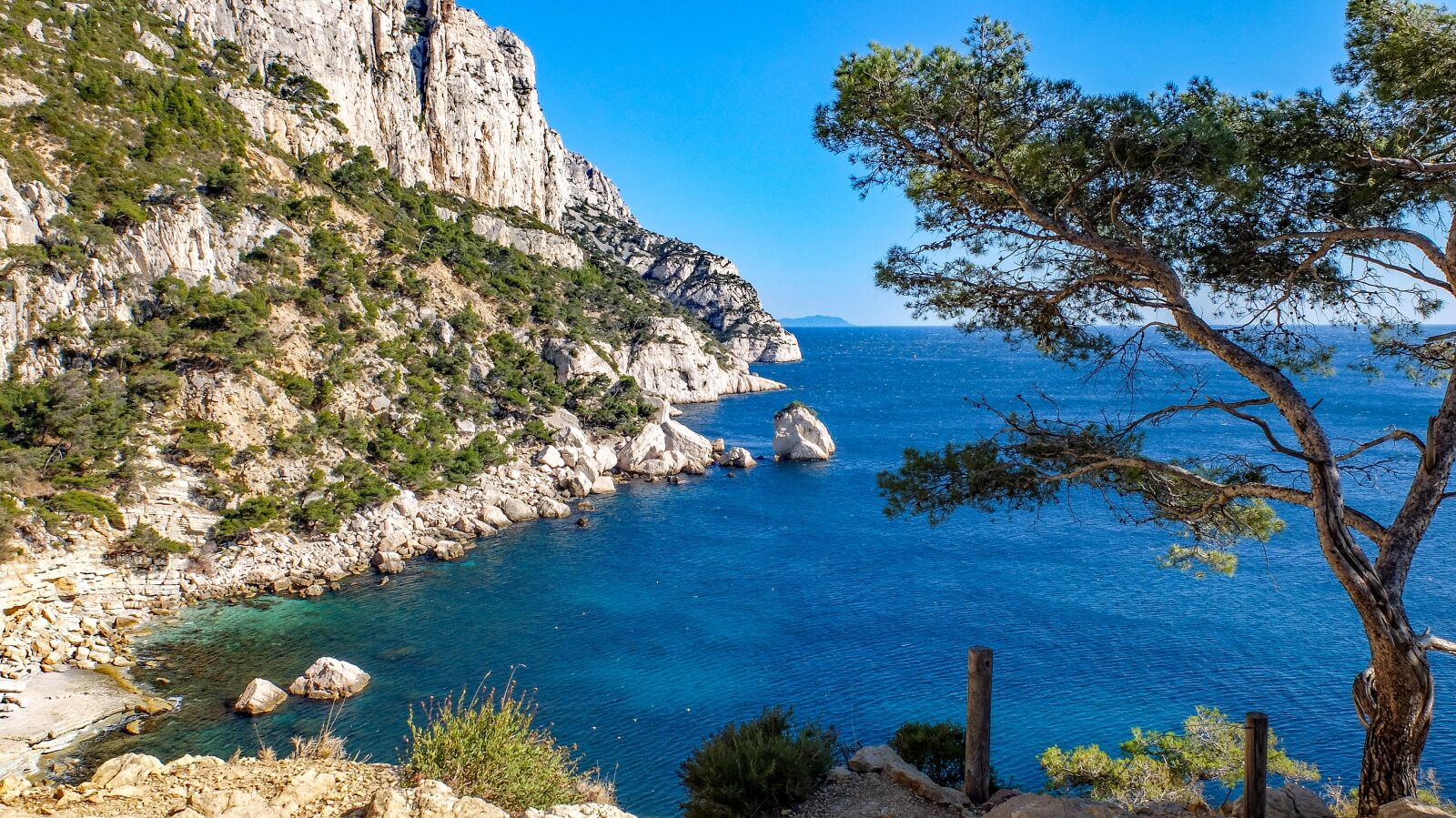 Fujifilm X30 sample photo. Calanque, marseille, sea photography