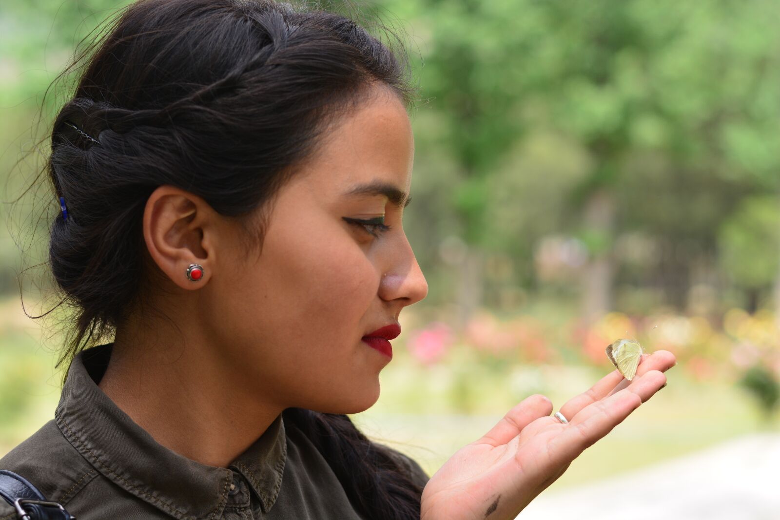 Nikon D5200 sample photo. Butterfly, girl, nature photography