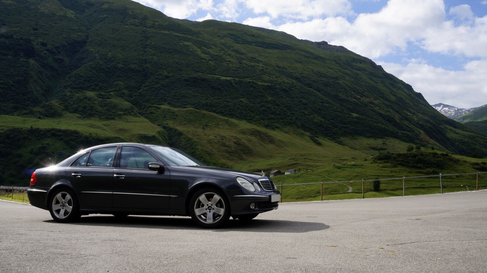 Sony Alpha a3000 sample photo. Car, mercedes, mountains photography