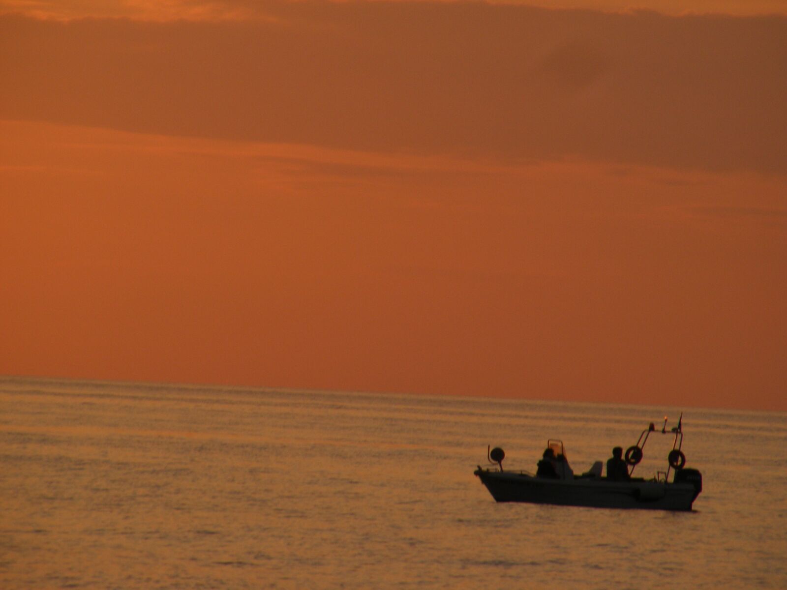 Fujifilm FinePix S5700 S700 sample photo. Fishing boat, sunset, dusk photography