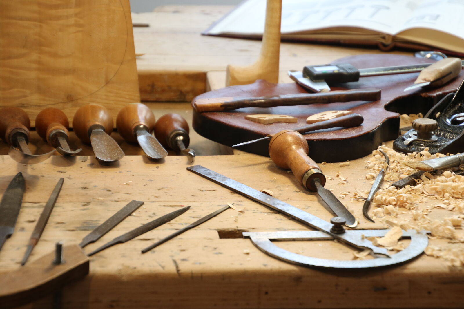 Canon EOS 7D Mark II sample photo. Carving, instruments, iron, table photography