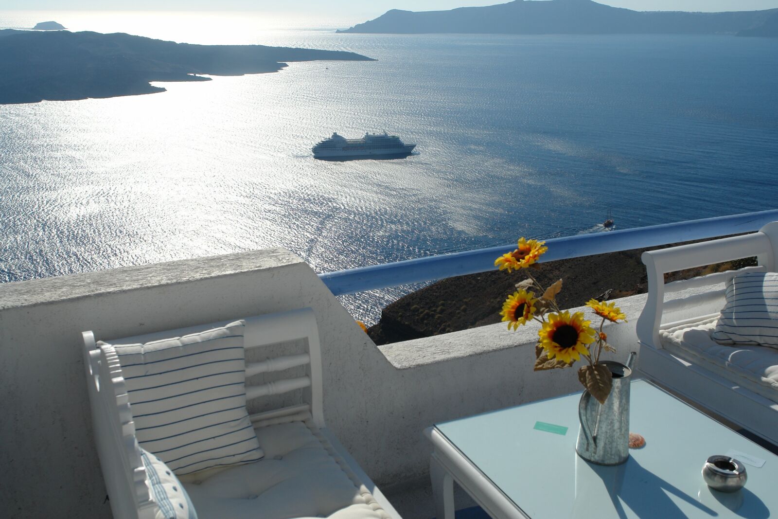 Sony DSC-R1 sample photo. Santorini, greece, island photography