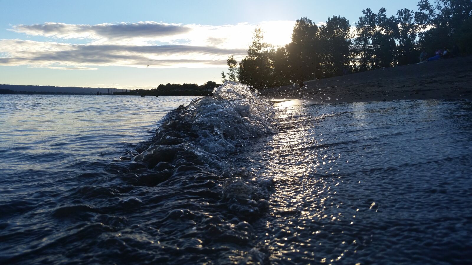 Samsung Galaxy S5 sample photo. Water, wave, crashing trees photography