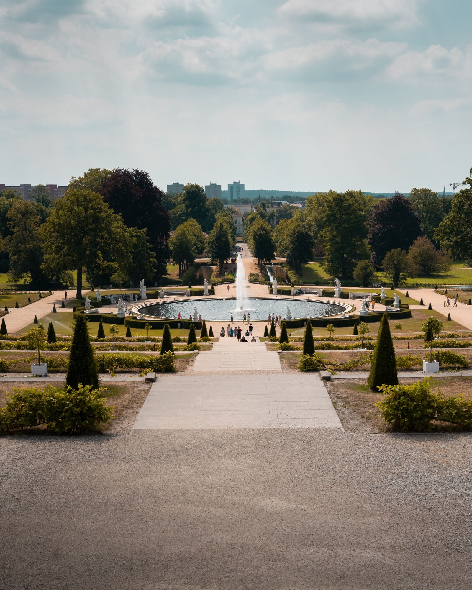 Sigma 50mm F1.4 DG HSM Art sample photo. Castle, park, fountain photography