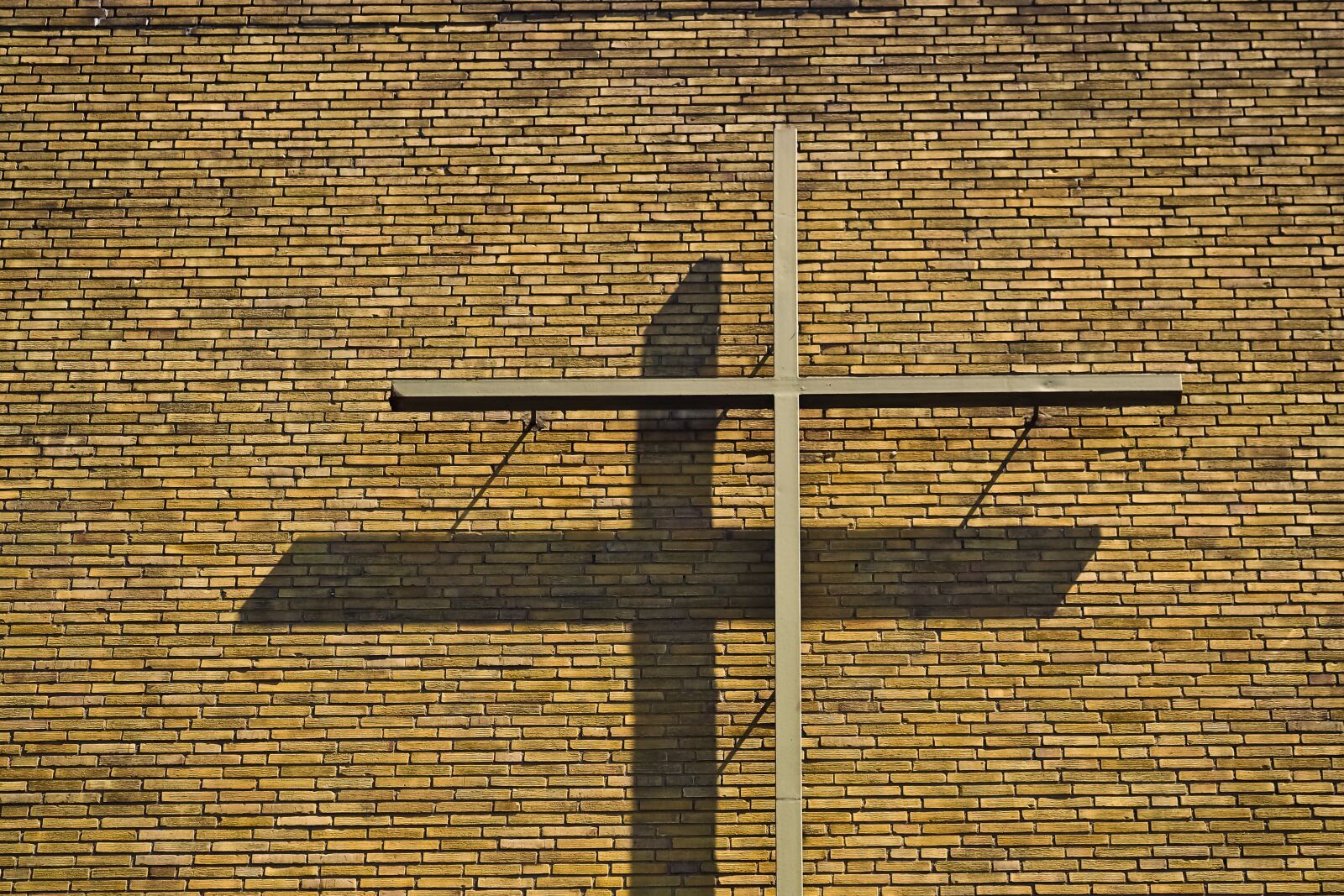 Olympus OM-D E-M10 sample photo. Architecture, cross, religion photography