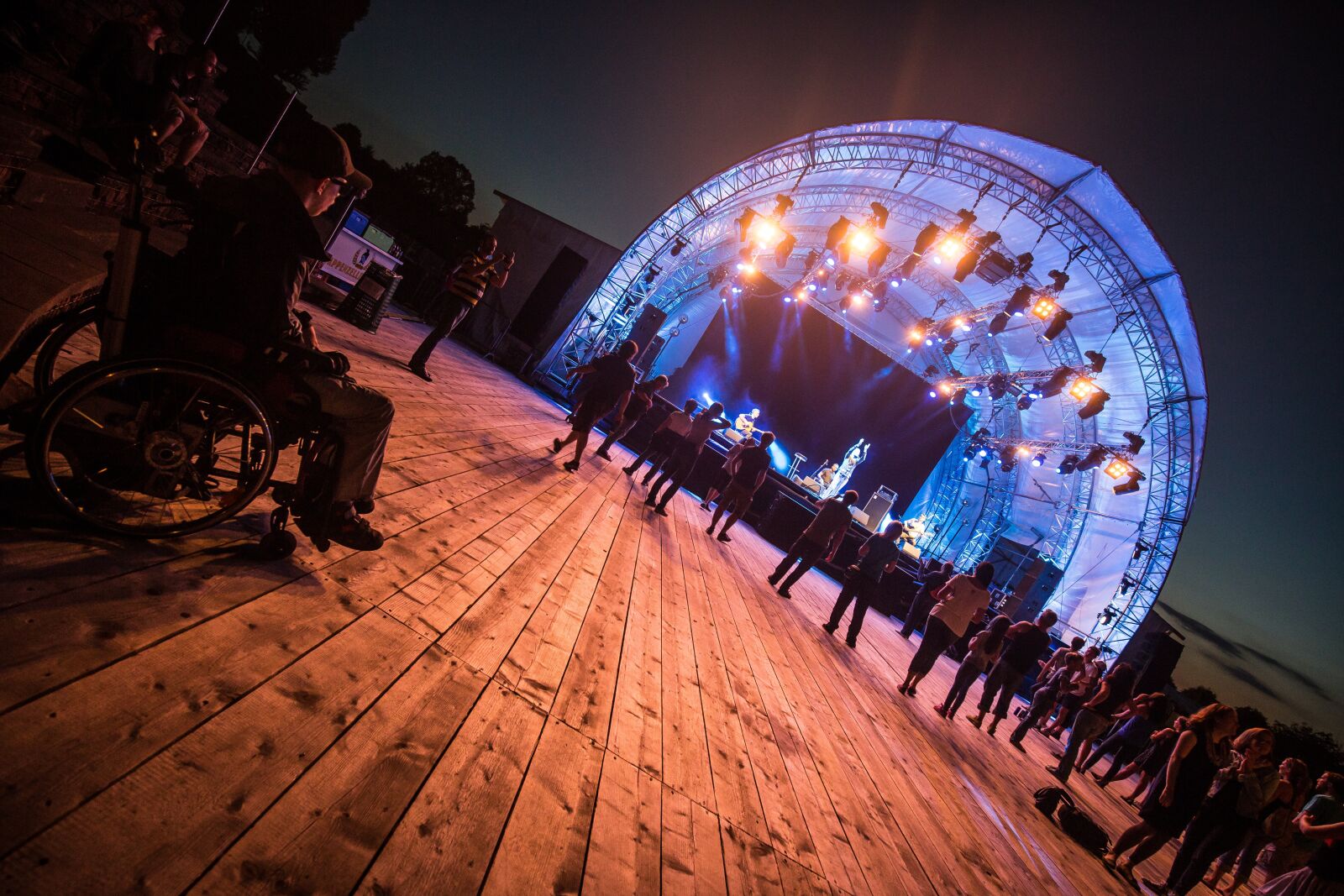 Canon EOS 6D + Canon EF 16-35mm F4L IS USM sample photo. Outdoors, concert, night photography