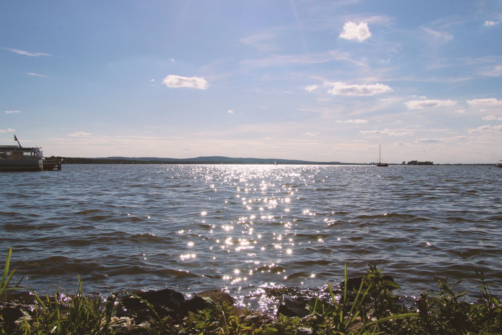 Canon EOS 1300D (EOS Rebel T6 / EOS Kiss X80) sample photo. Water, landscape, sky photography