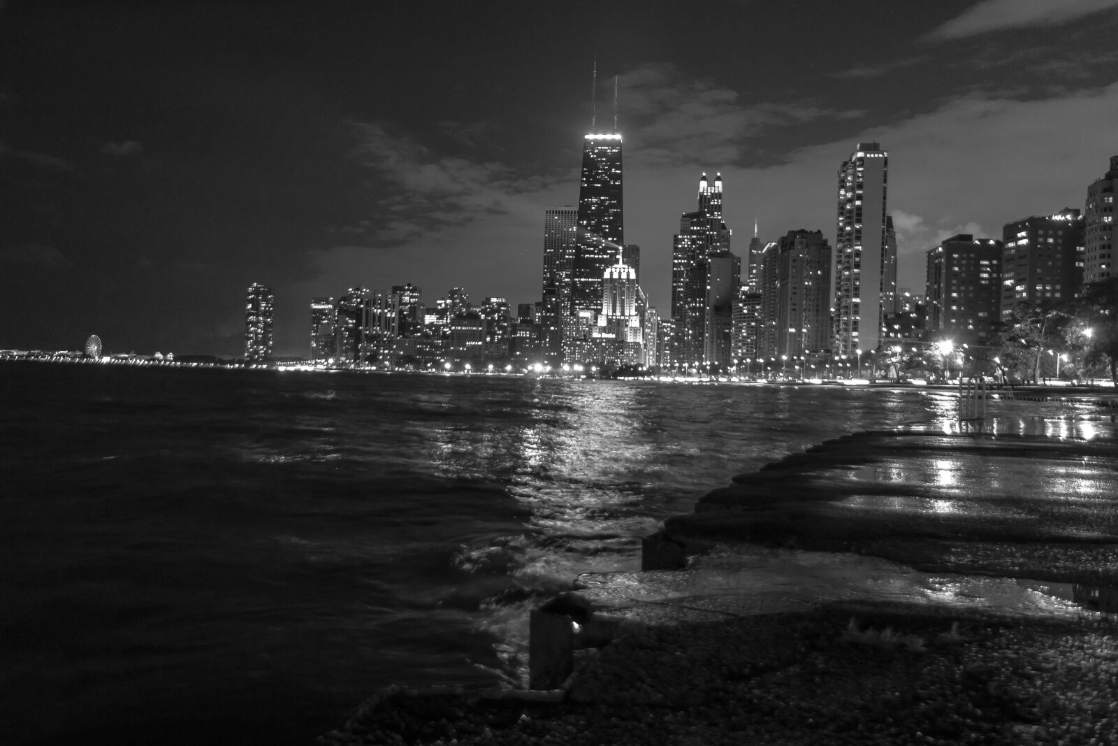 Canon EF-S 17-55mm F2.8 IS USM sample photo. Black, and, white, chicago photography