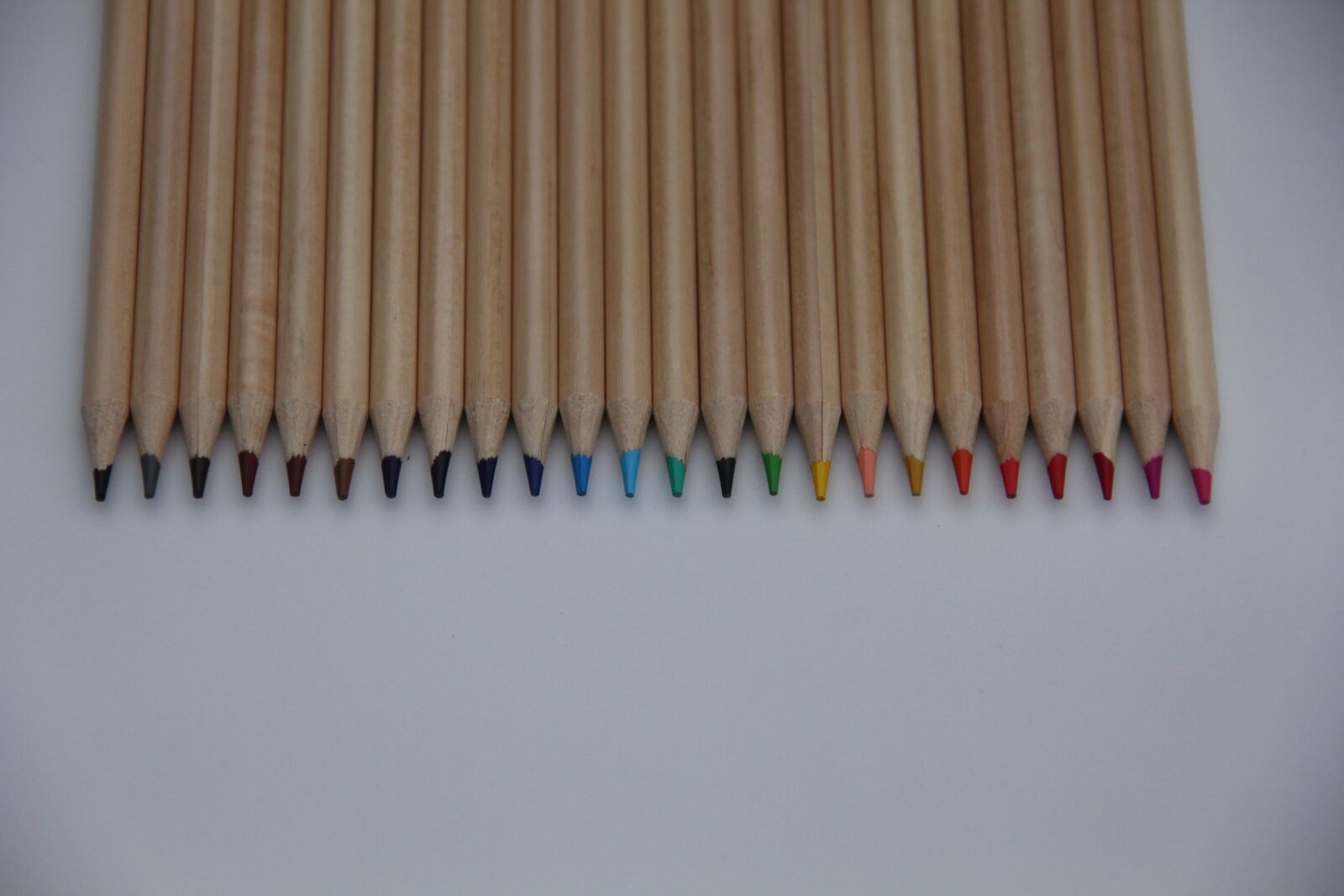 Canon EOS 550D (EOS Rebel T2i / EOS Kiss X4) sample photo. Pencils, colors, writing photography