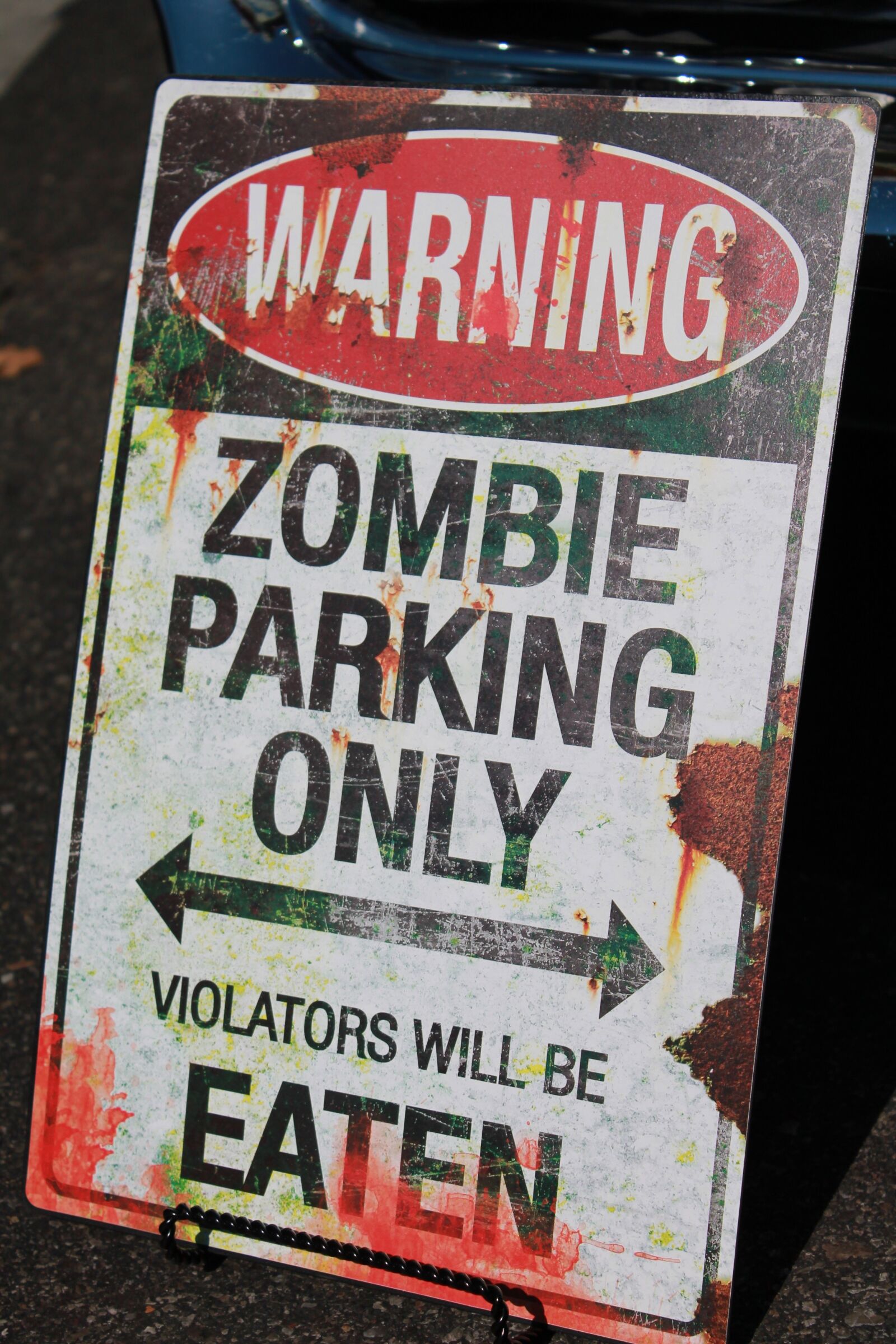 Canon EOS 1100D (EOS Rebel T3 / EOS Kiss X50) sample photo. Sign, zombies, halloween photography