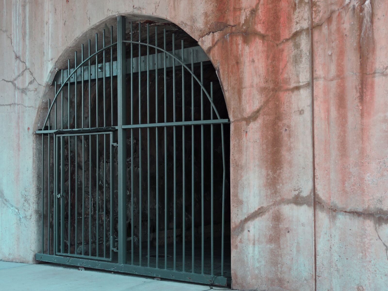 Nikon Coolpix P600 sample photo. Wrought, iron, gate photography