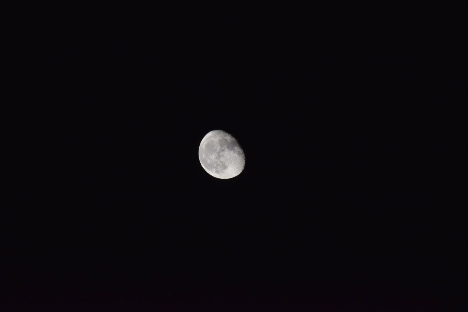 Sigma 70-300mm F4-5.6 APO DG Macro sample photo. Moon photography photography