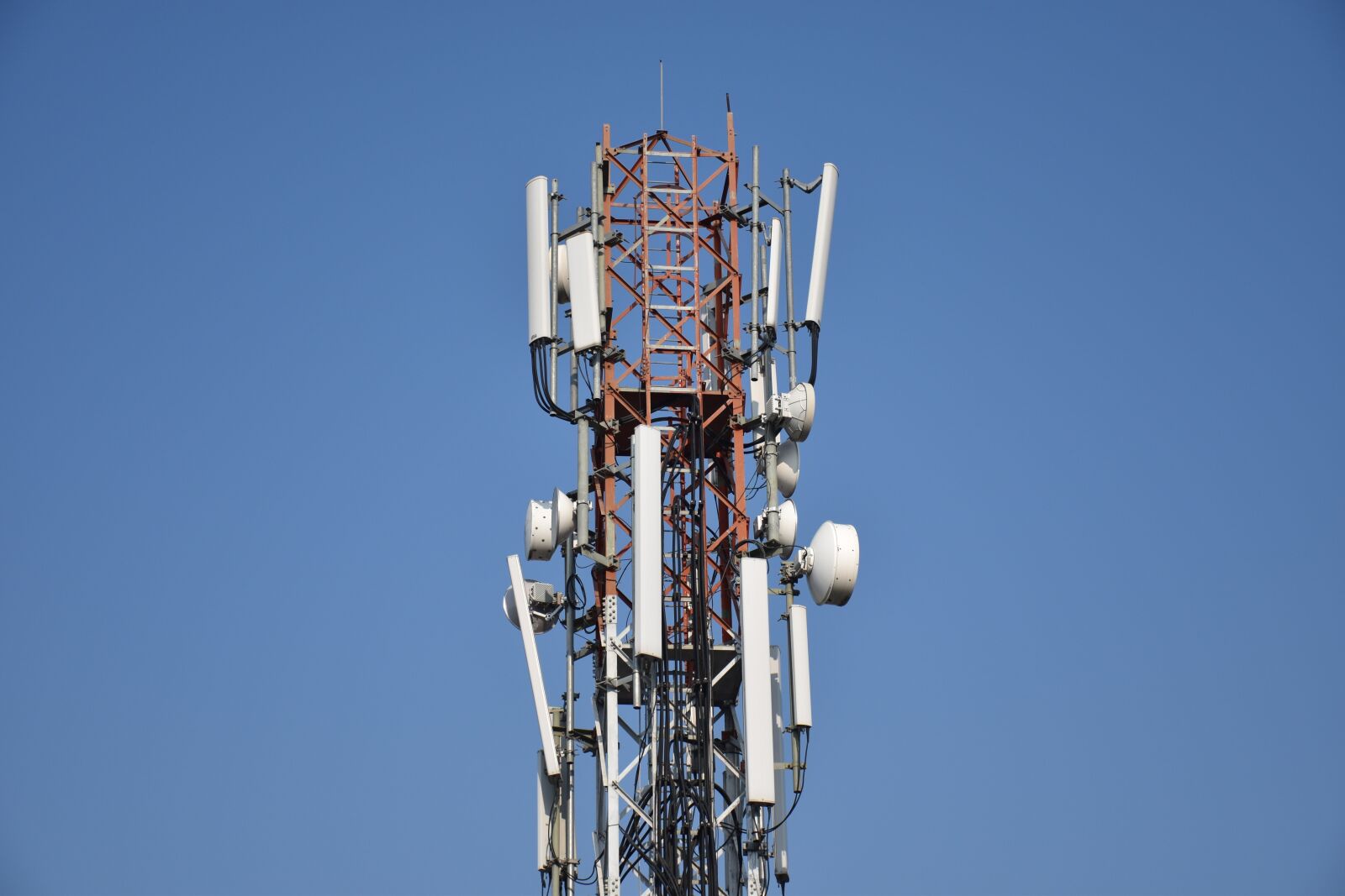 Nikon D5500 sample photo. Mobile, tower, network photography