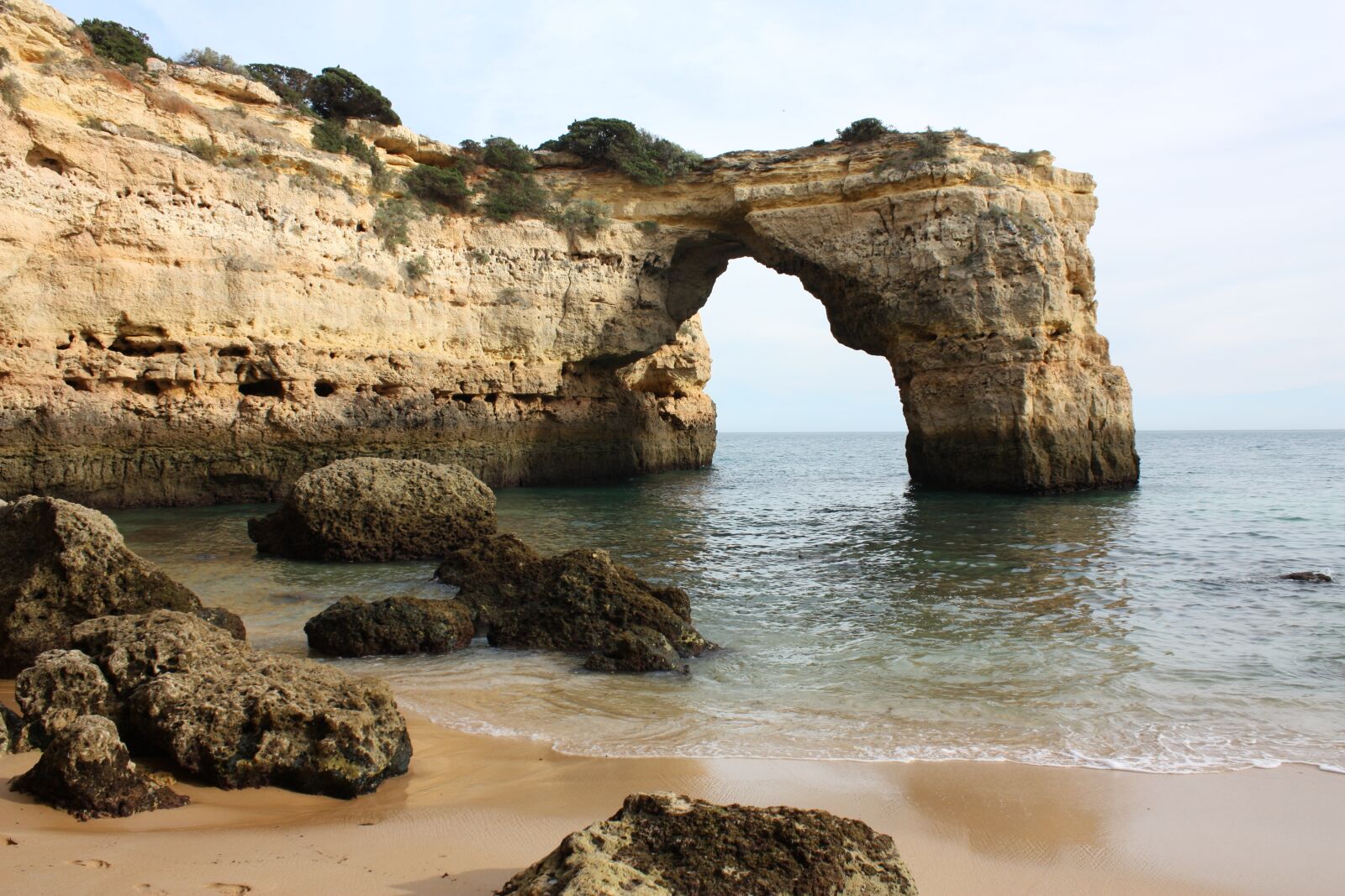 Canon EOS 450D (EOS Rebel XSi / EOS Kiss X2) sample photo. Beach, cliff, algarve photography