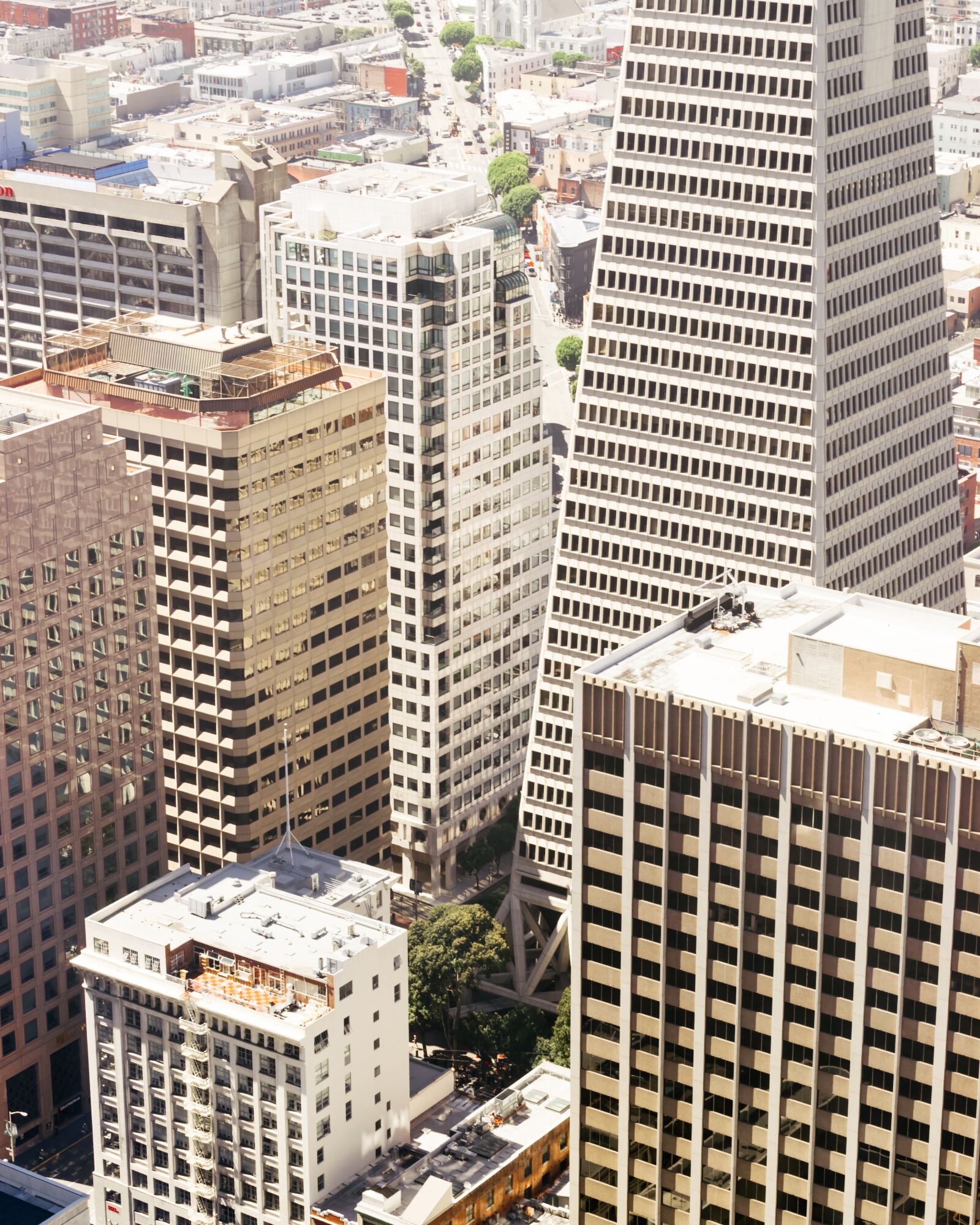 Sony a7 II + Sony FE 70-200mm F4 G OSS sample photo. Architecture, buildings, city photography