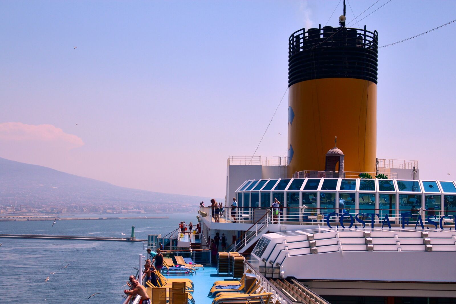 Canon EOS 700D (EOS Rebel T5i / EOS Kiss X7i) sample photo. Cruise, costa, chimney photography