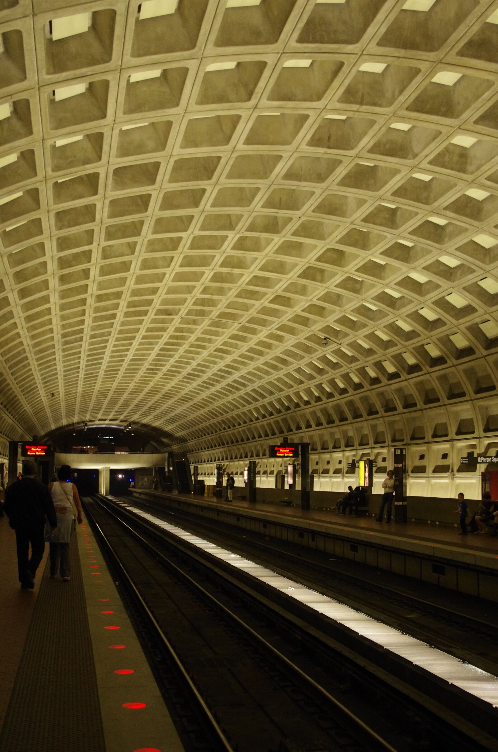 Pentax K-5 sample photo. Washington dc, metro, architecture photography
