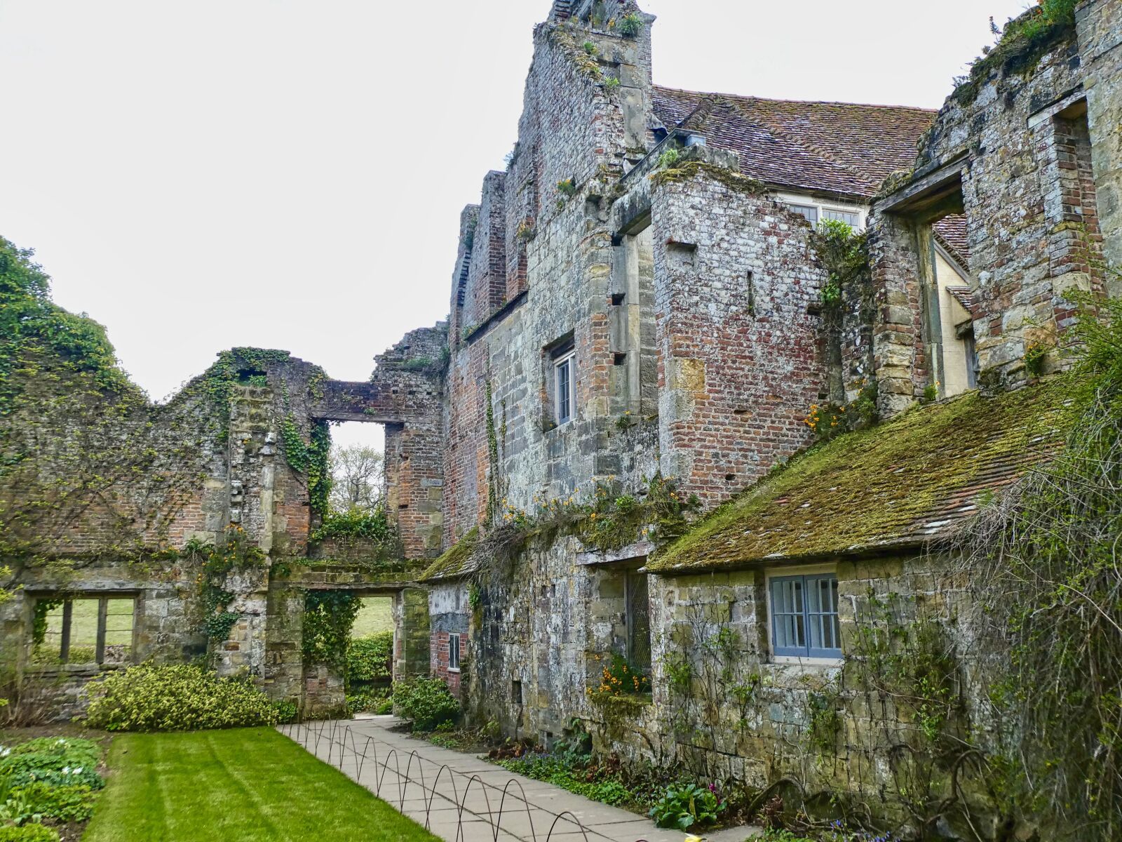 Panasonic Lumix DC-ZS70 (Lumix DC-TZ90) sample photo. Ruins, medieval, history photography