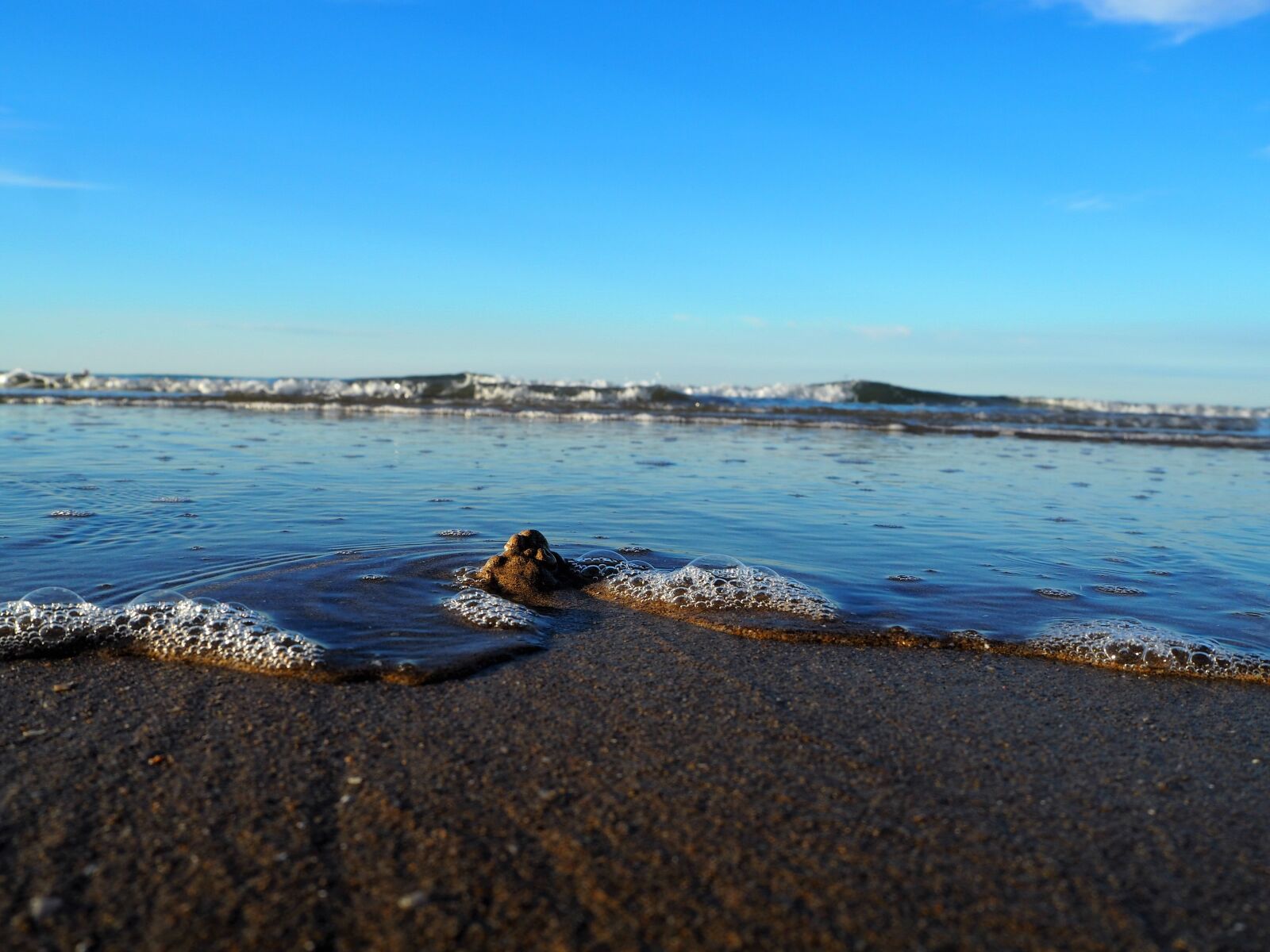 Olympus OM-D E-M10 sample photo. Sea, wave, beach photography