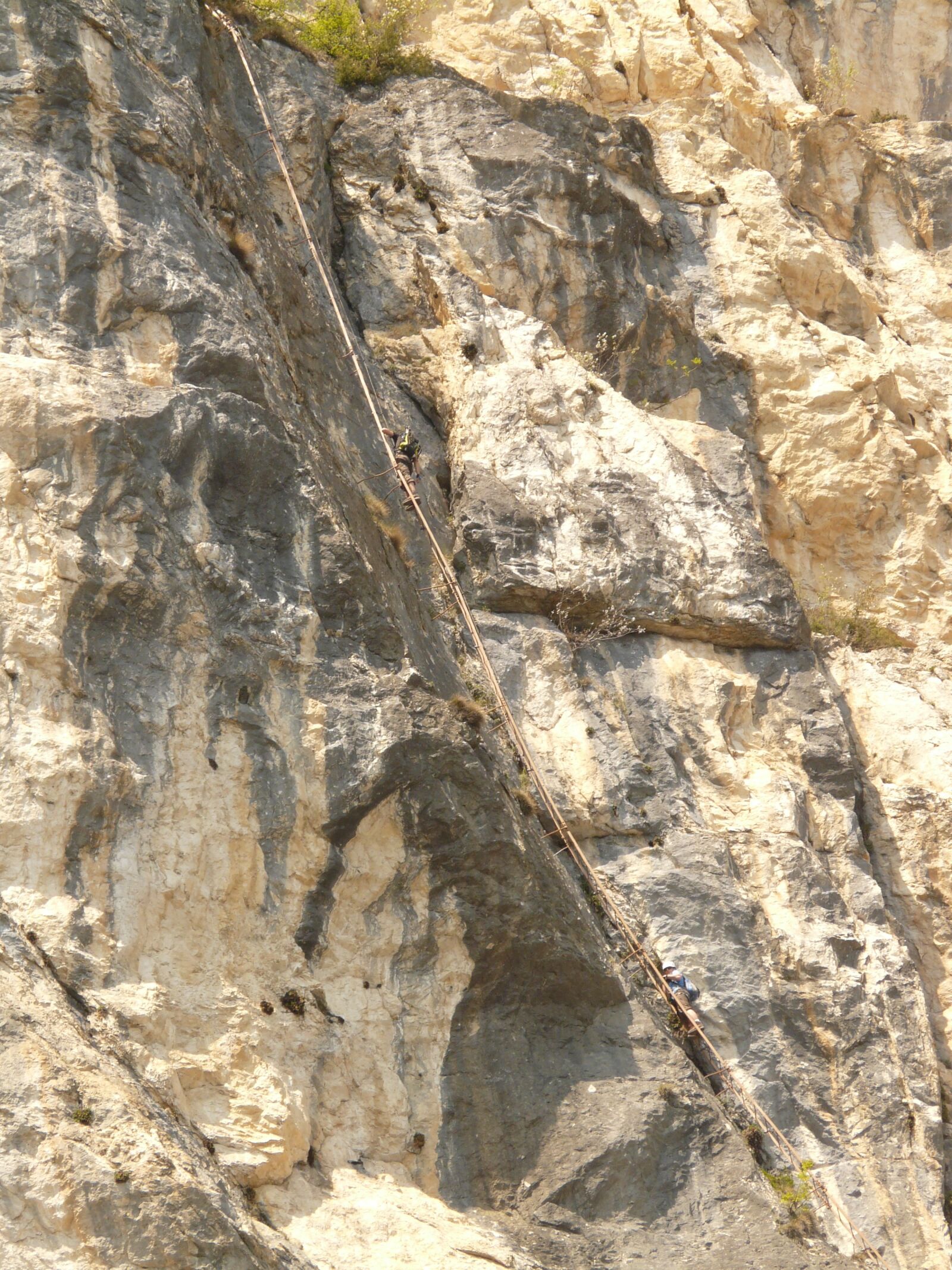 Panasonic DMC-FZ18 sample photo. Via dell'amicizia, climbing platform photography