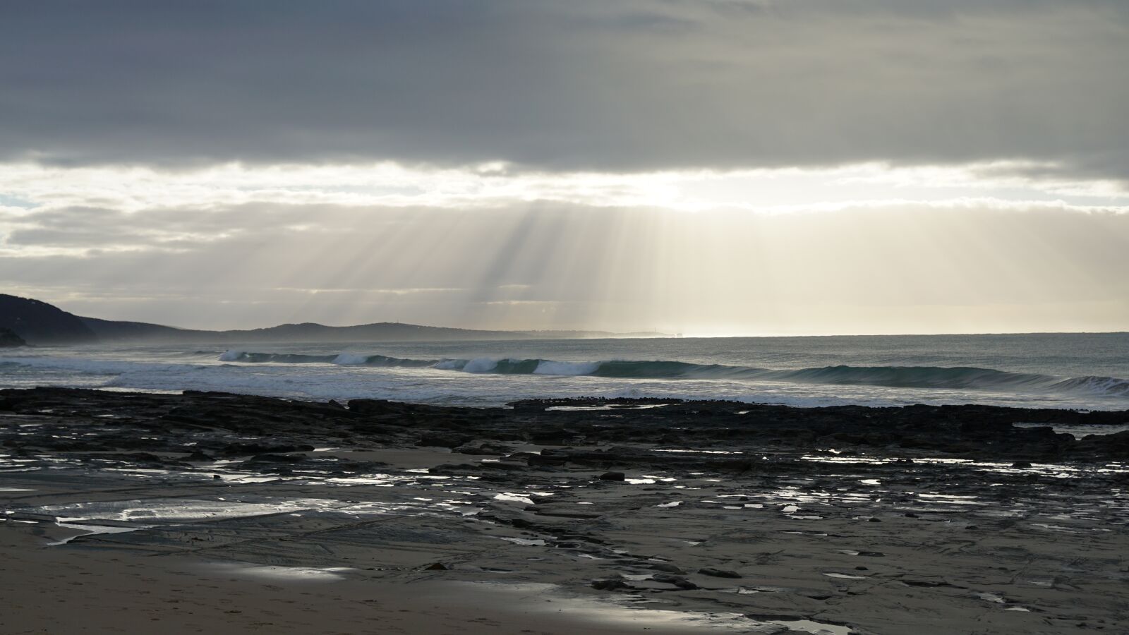 Sony a6000 + Sony Vario-Tessar T* E 16-70mm F4 ZA OSS sample photo. Sky, sea, seaside photography
