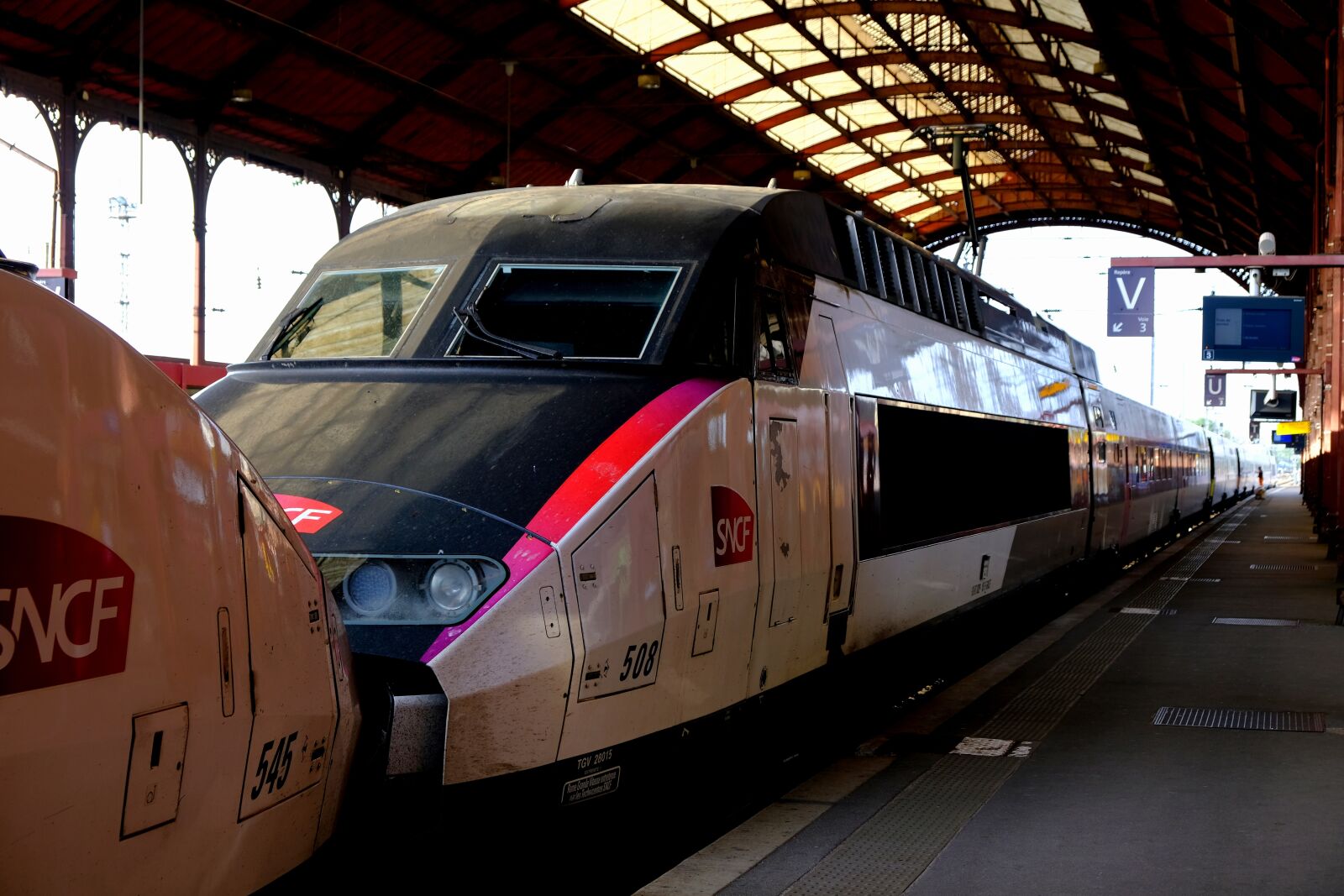 Fujifilm X-T20 sample photo. Tgv 1 team, railway, french photography