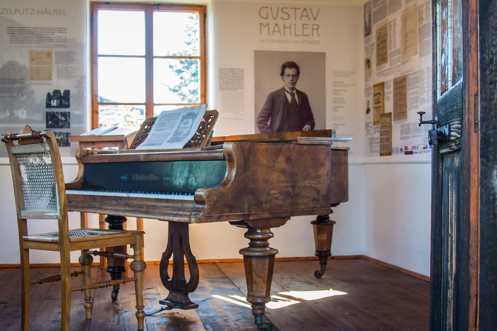 Canon EOS 50D + Canon EF 24-105mm F4L IS USM sample photo. Wing, piano, keyboard instrument photography