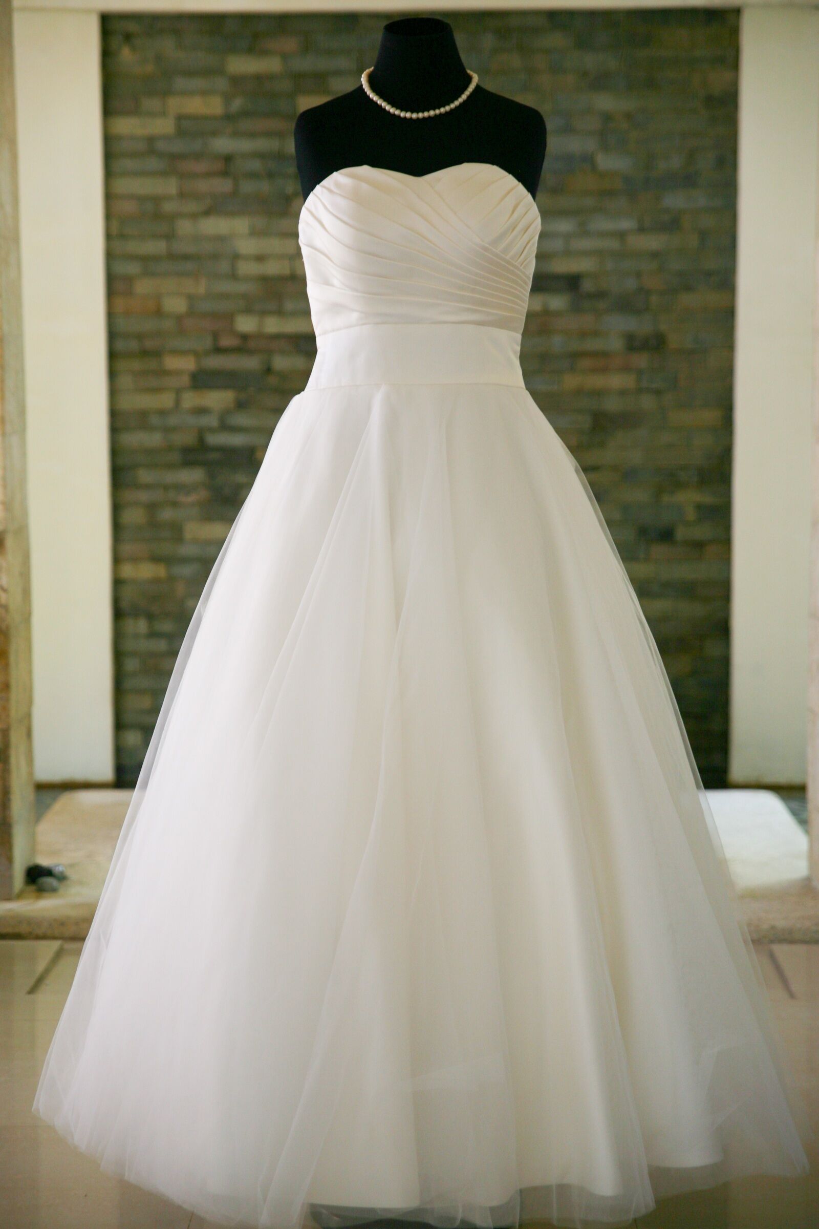 Canon EOS 5D sample photo. Wedding dress, white, marriage photography