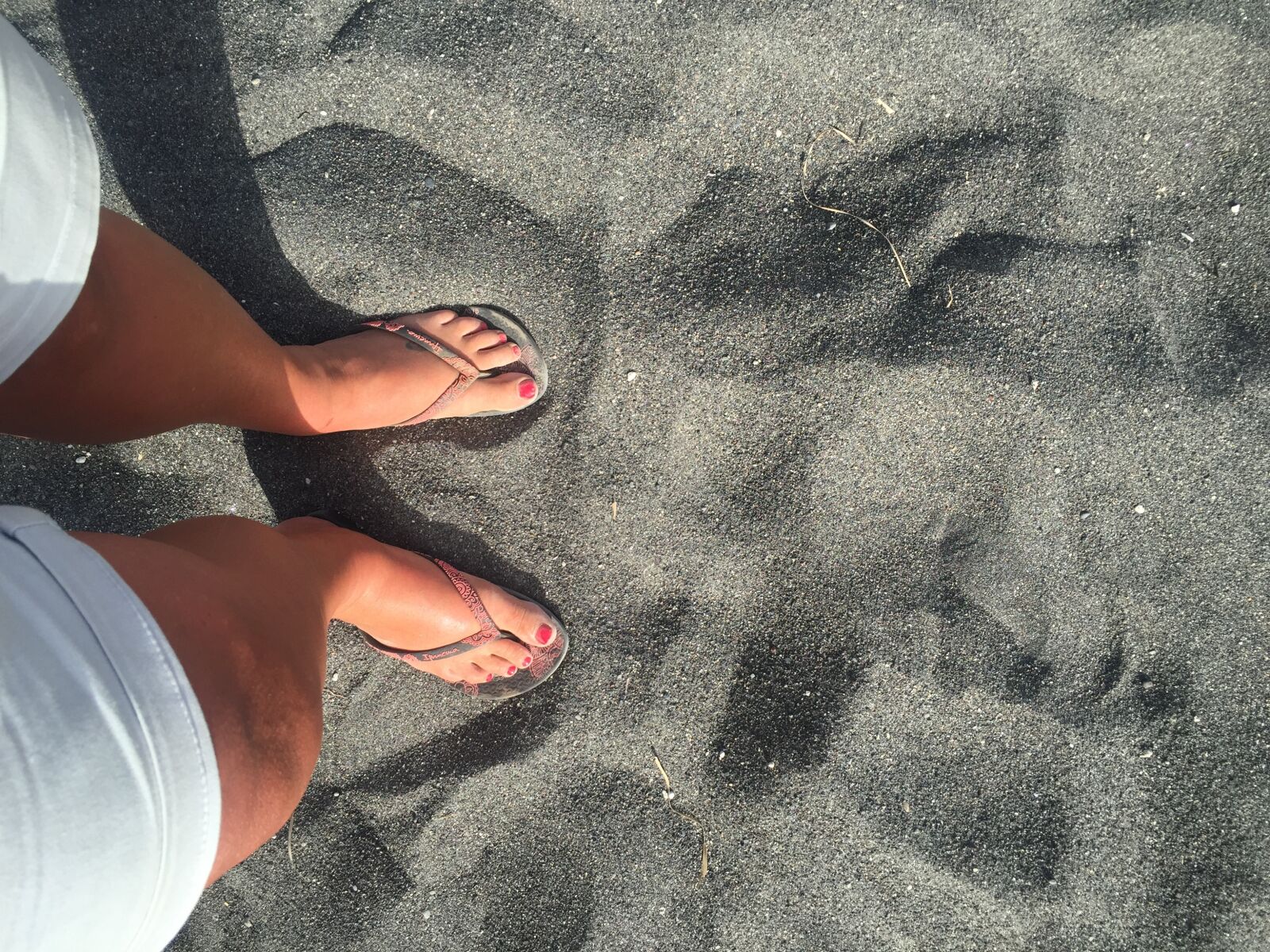 Apple iPhone 6 sample photo. Greece, black sand, travel photography