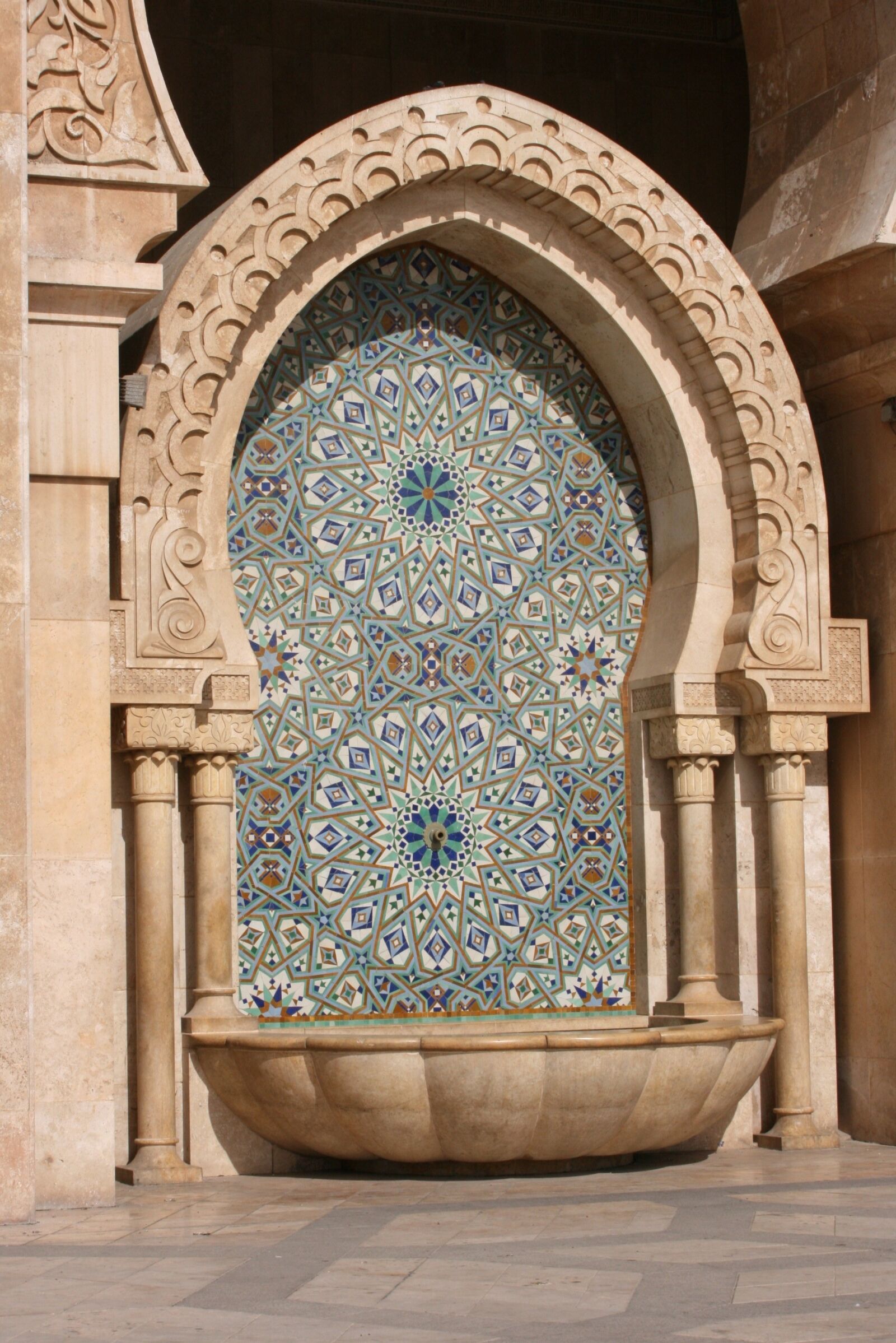Canon EOS 400D (EOS Digital Rebel XTi / EOS Kiss Digital X) sample photo. Casablanca, mosque, arabic photography