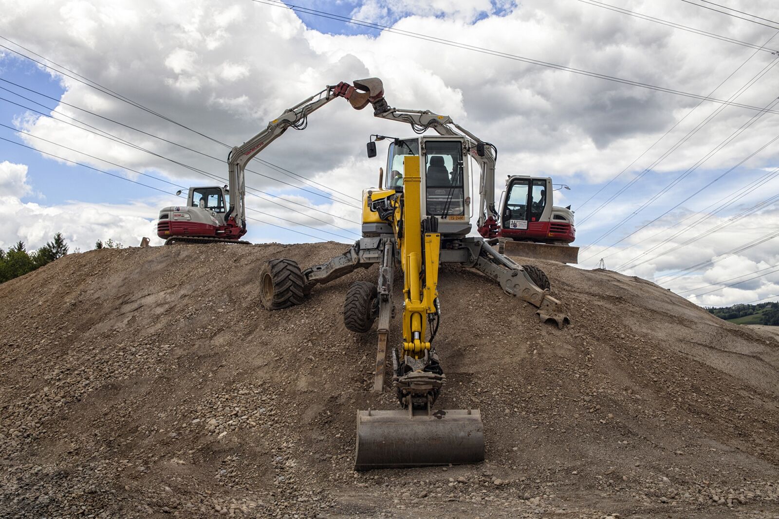 Canon EOS 5D Mark II sample photo. Machine, excavators, tractor photography