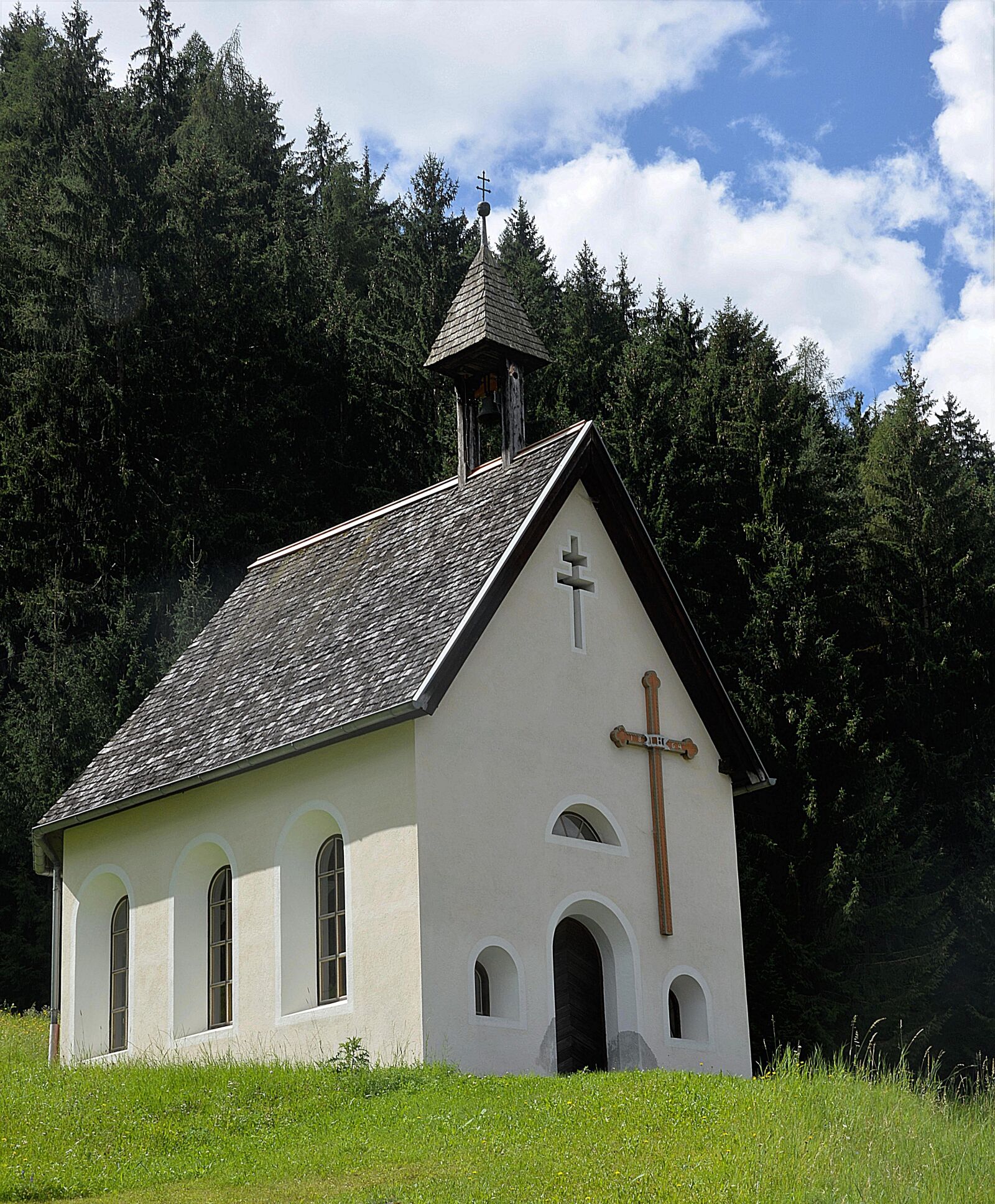 Nikon D610 sample photo. Chapel, meadow, forest photography