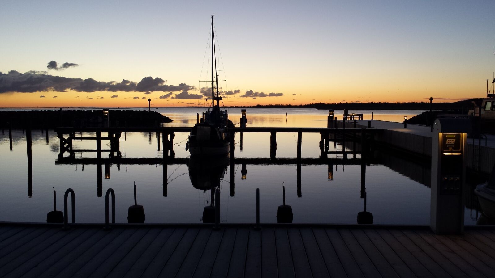 Samsung Galaxy S4 sample photo. Marina, evening, bridge photography